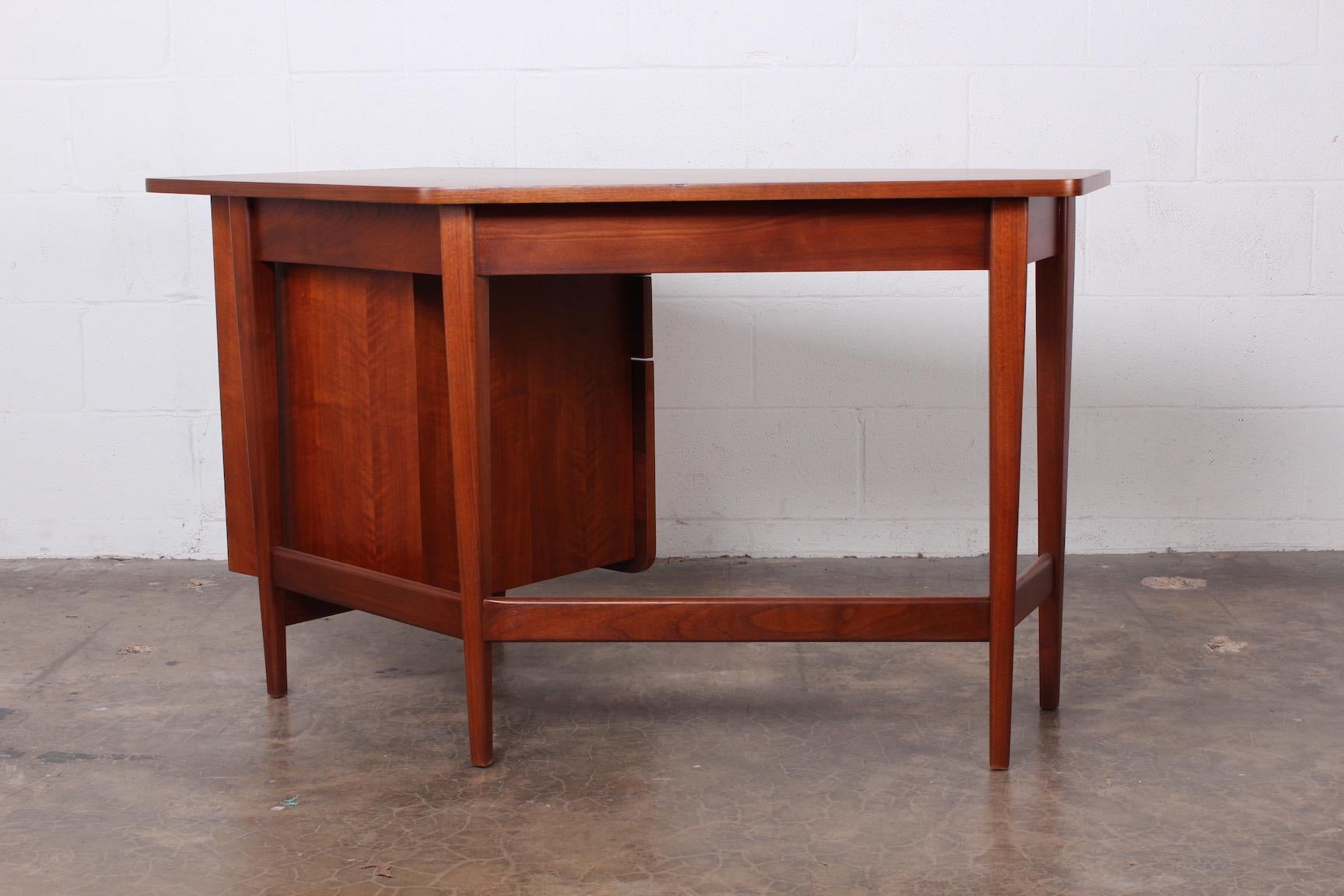 Desk by Bertha Schaefer for Singer and Sons 5