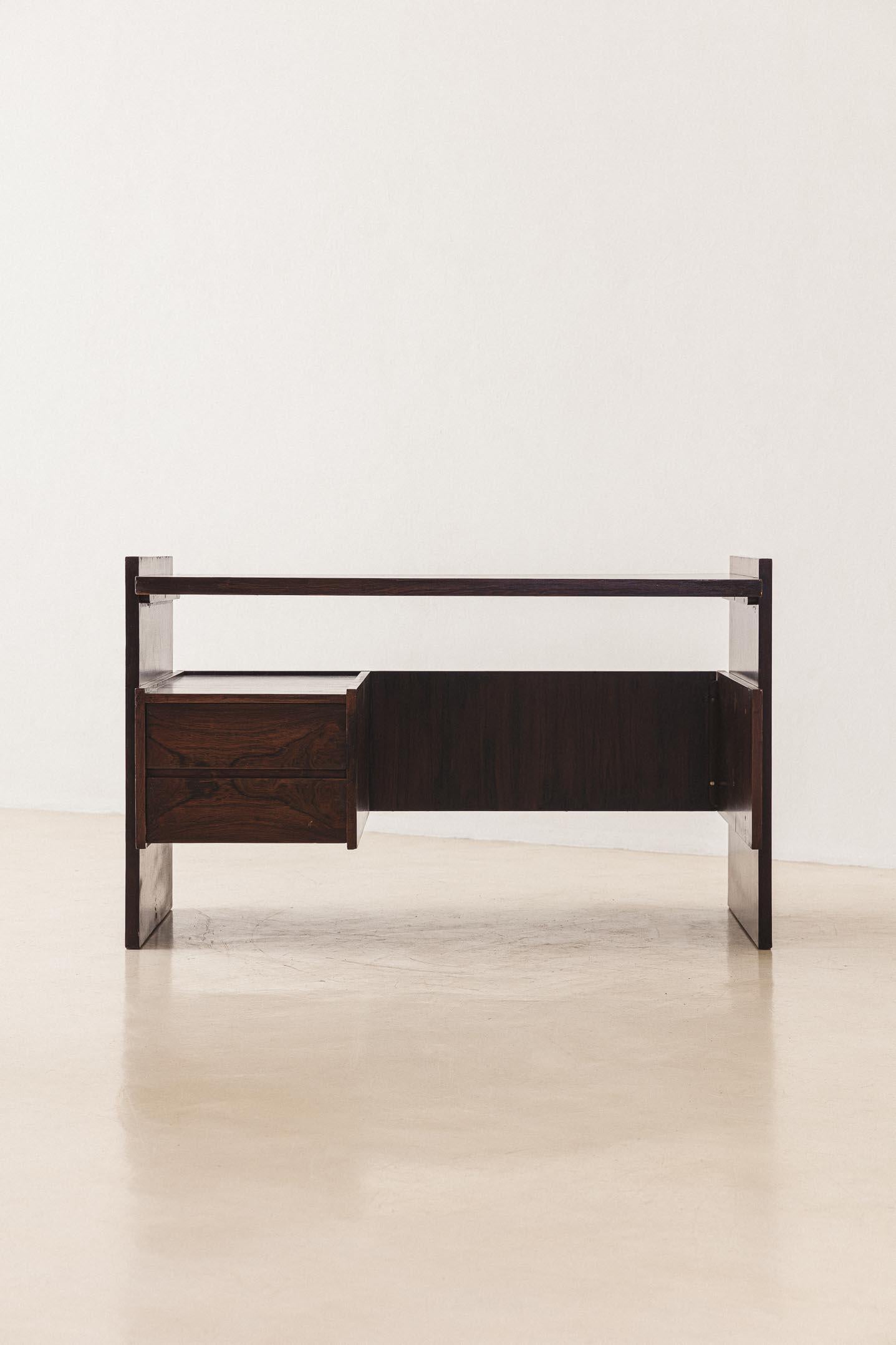 Desk by Celina Decorações, Solid Rosewood, Brazilian Midcentury, 1960s In Good Condition For Sale In New York, NY
