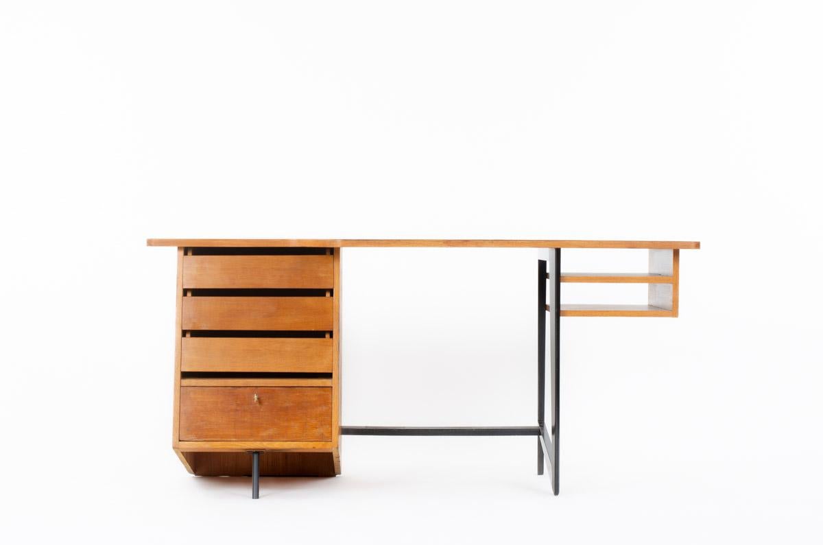 Desk by Claude Vassal edited by Magasin Pilote in 1955
Structure in oak, base in black lacquered wood
Four drawers in left side, 2 shelves on the right.