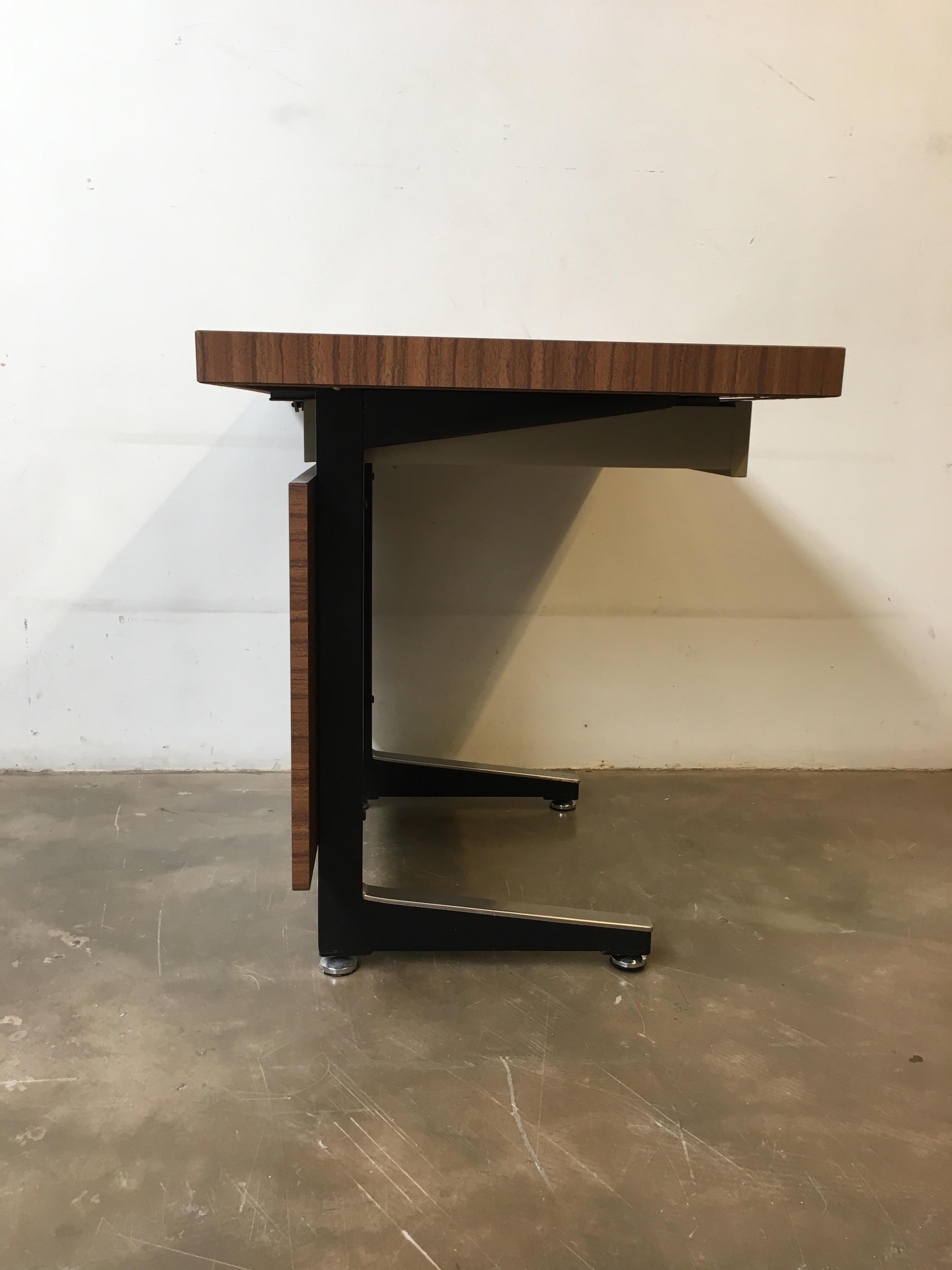 European Desk by Daciano da Costa for Metalurgica da Longra For Sale