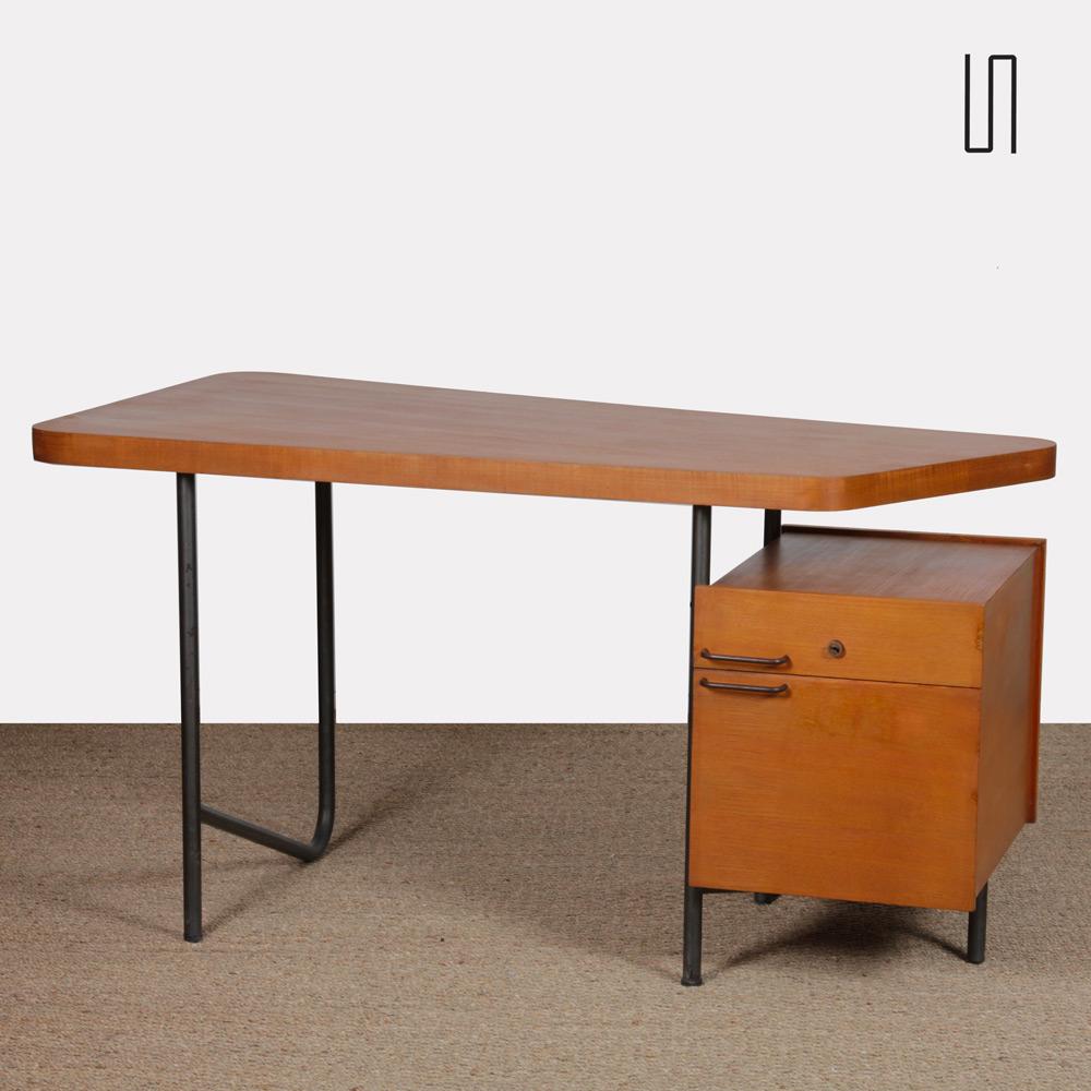 This desk was designed by Georges Frydman for EFA in the 1950s. It is made of metal and wood. The top is free-form. This piece has been restored.