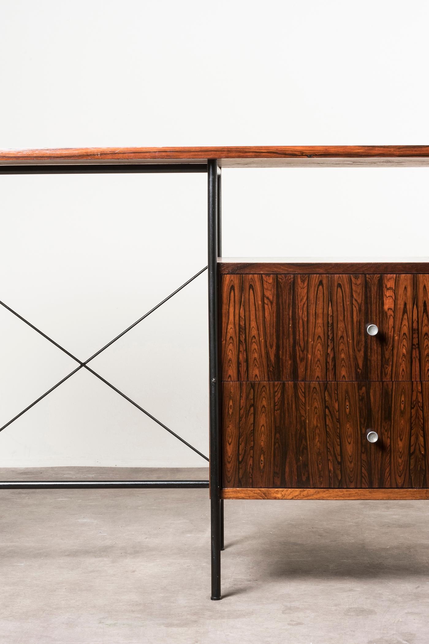 Mid-20th Century Desk by Geraldo de Barros For Sale