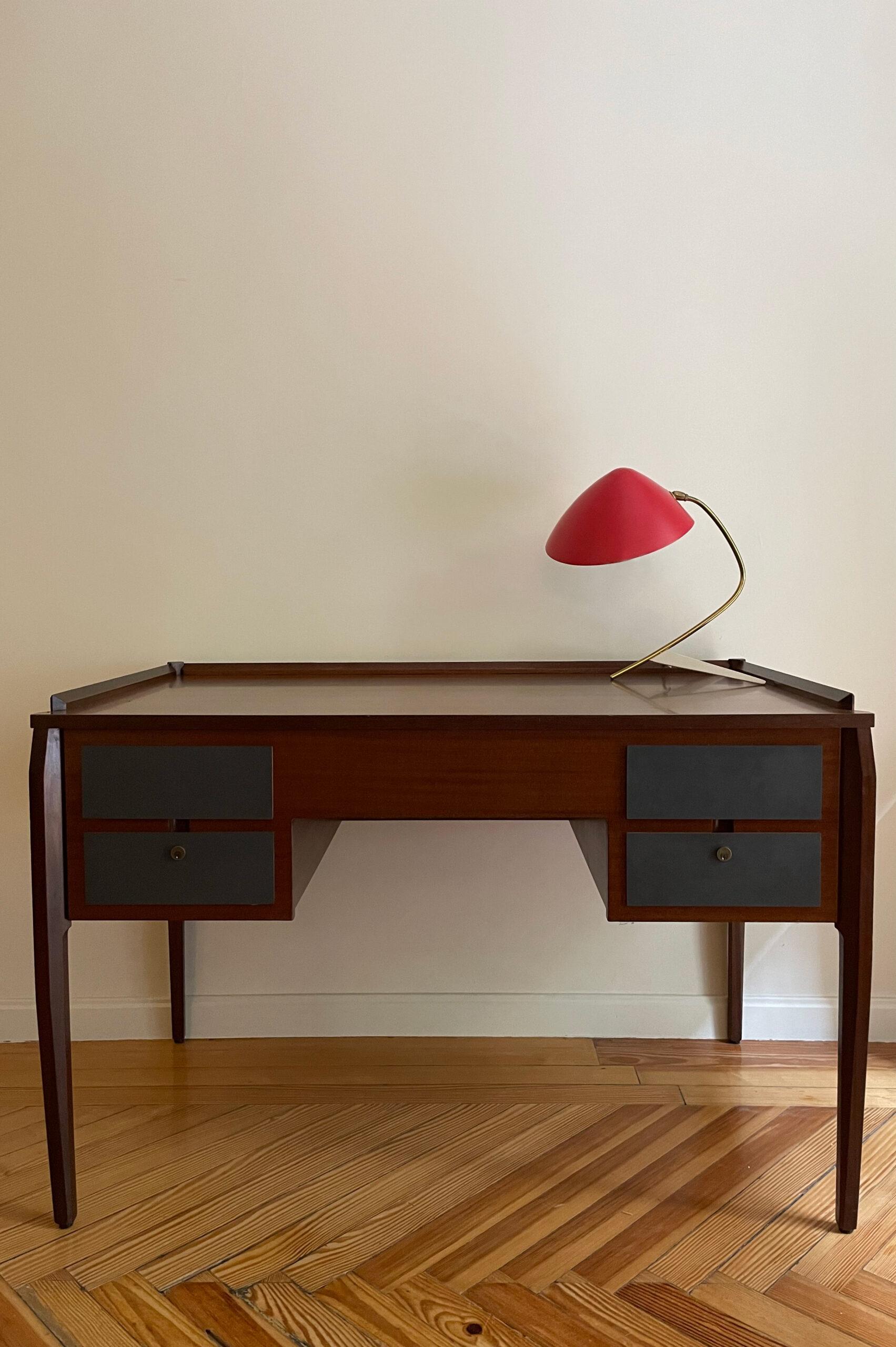 Schreibtisch von Gio Ponti (Italienisch) im Angebot