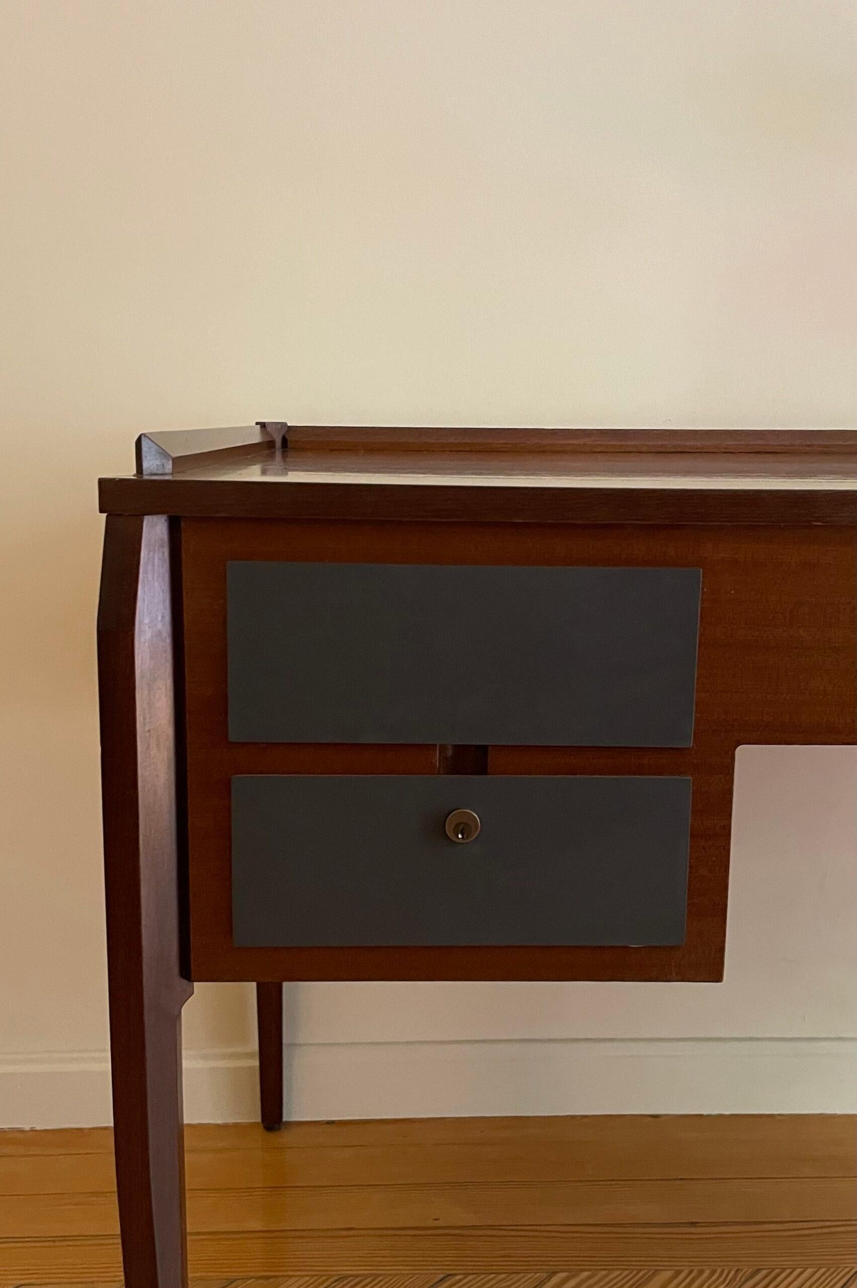 Schreibtisch von Gio Ponti im Zustand „Gut“ im Angebot in MADRID, ES
