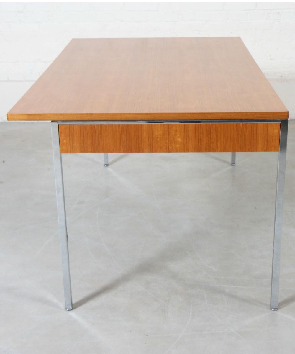 Desk by Gordon Bunshaft, 1909-1990 In Good Condition In Mondorf les Bains, LU