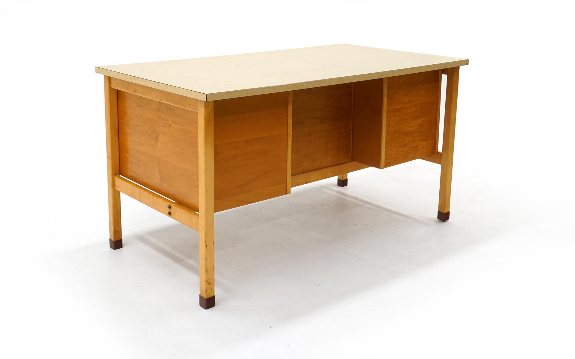 Desk by Jens Risom, Blonde Wood, Blue Drawer Fronts, Chrome Pulls, Laminate Top In Good Condition For Sale In Kansas City, MO