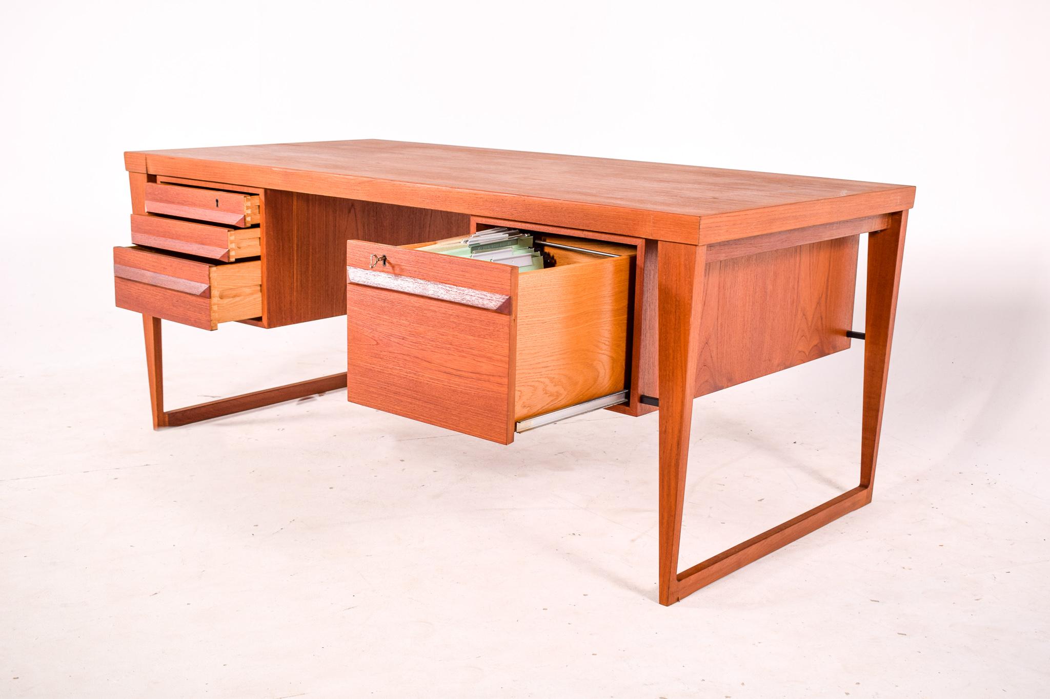 Desk by Kai Kristiansen for Feldballe Møbelfabrik, 1950s In Good Condition In Lisboa, Lisboa