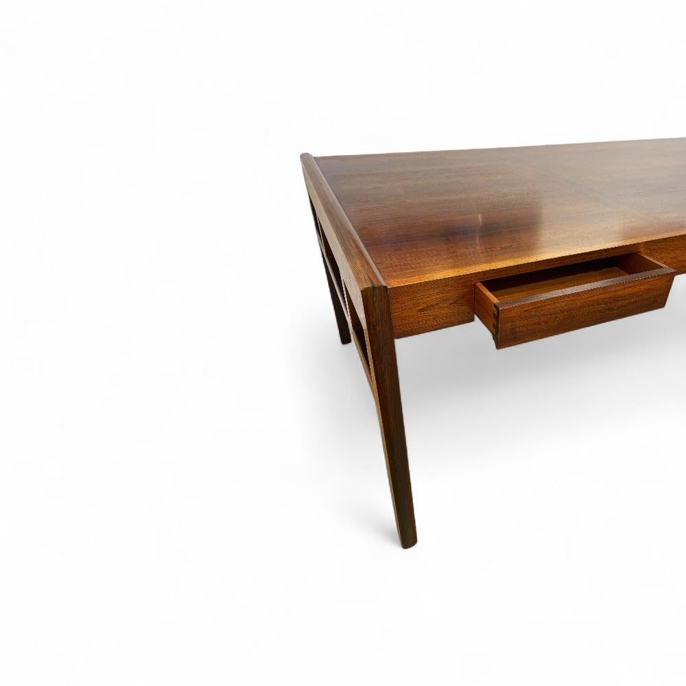 Schreibtisch von Karl Erik Ekselius, Design 1960er-Jahre (Holzarbeit) im Angebot