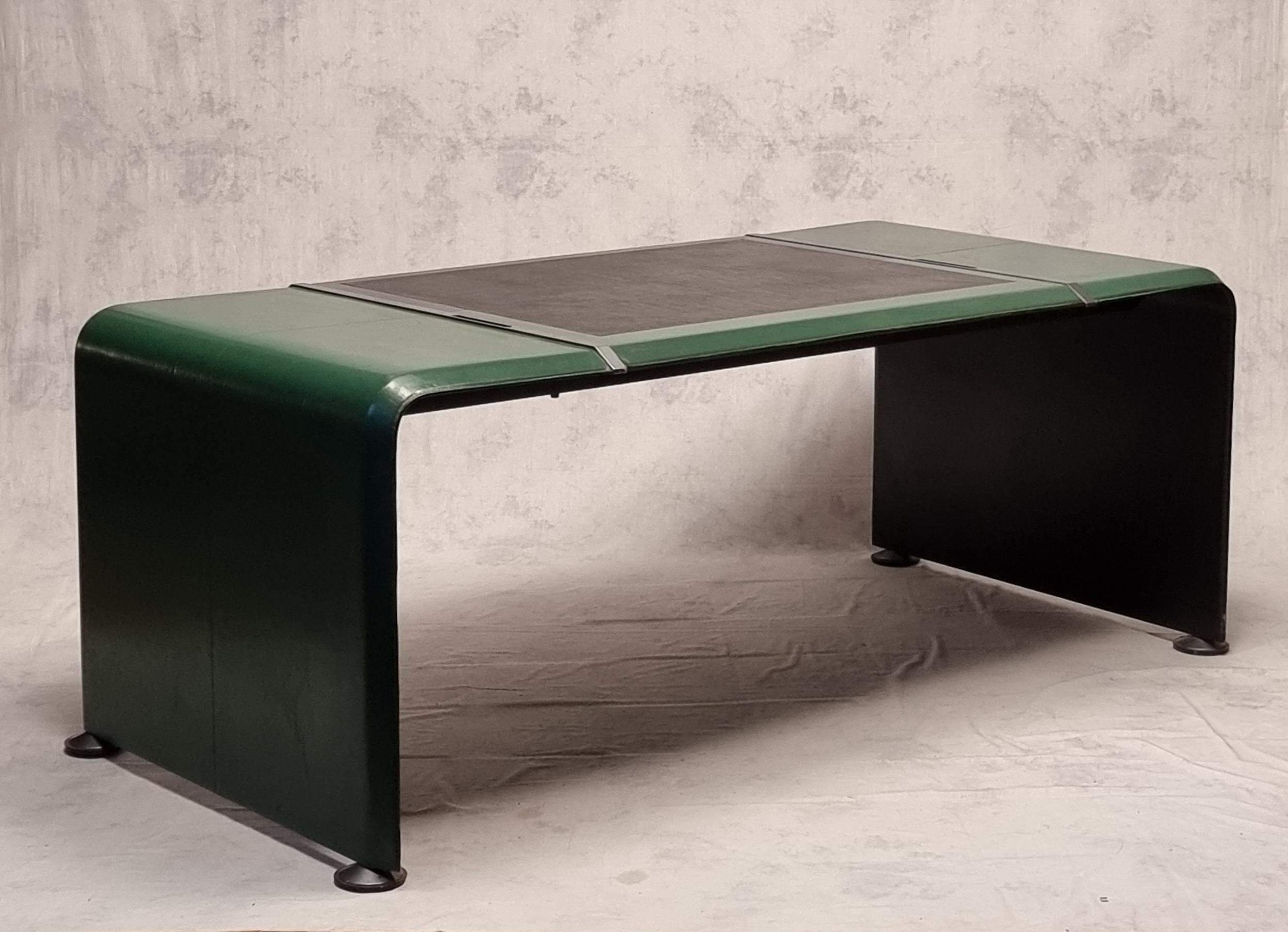 Space Age Desk By Matteo Grassi - Leather - Ca 1980 For Sale