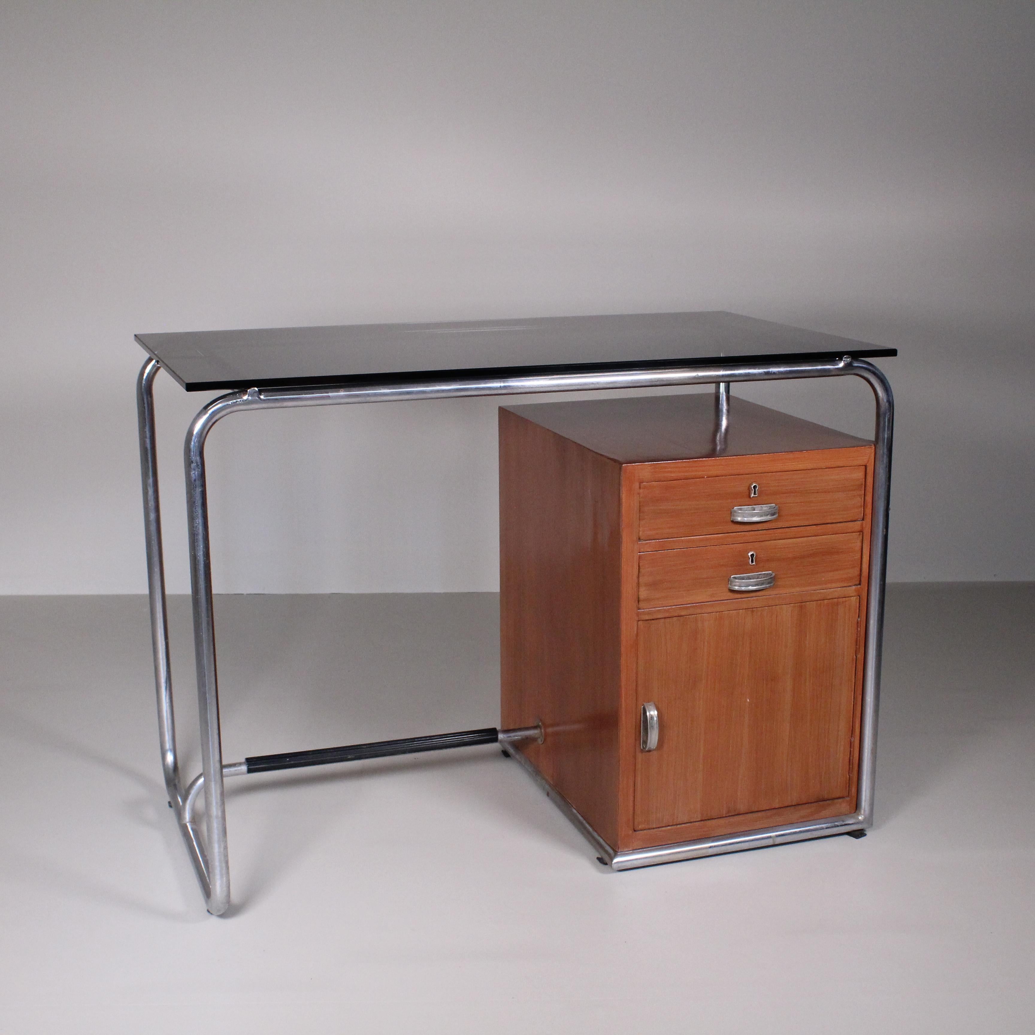Desk by Osvaldo Borsani In Good Condition For Sale In Milano, Lombardia
