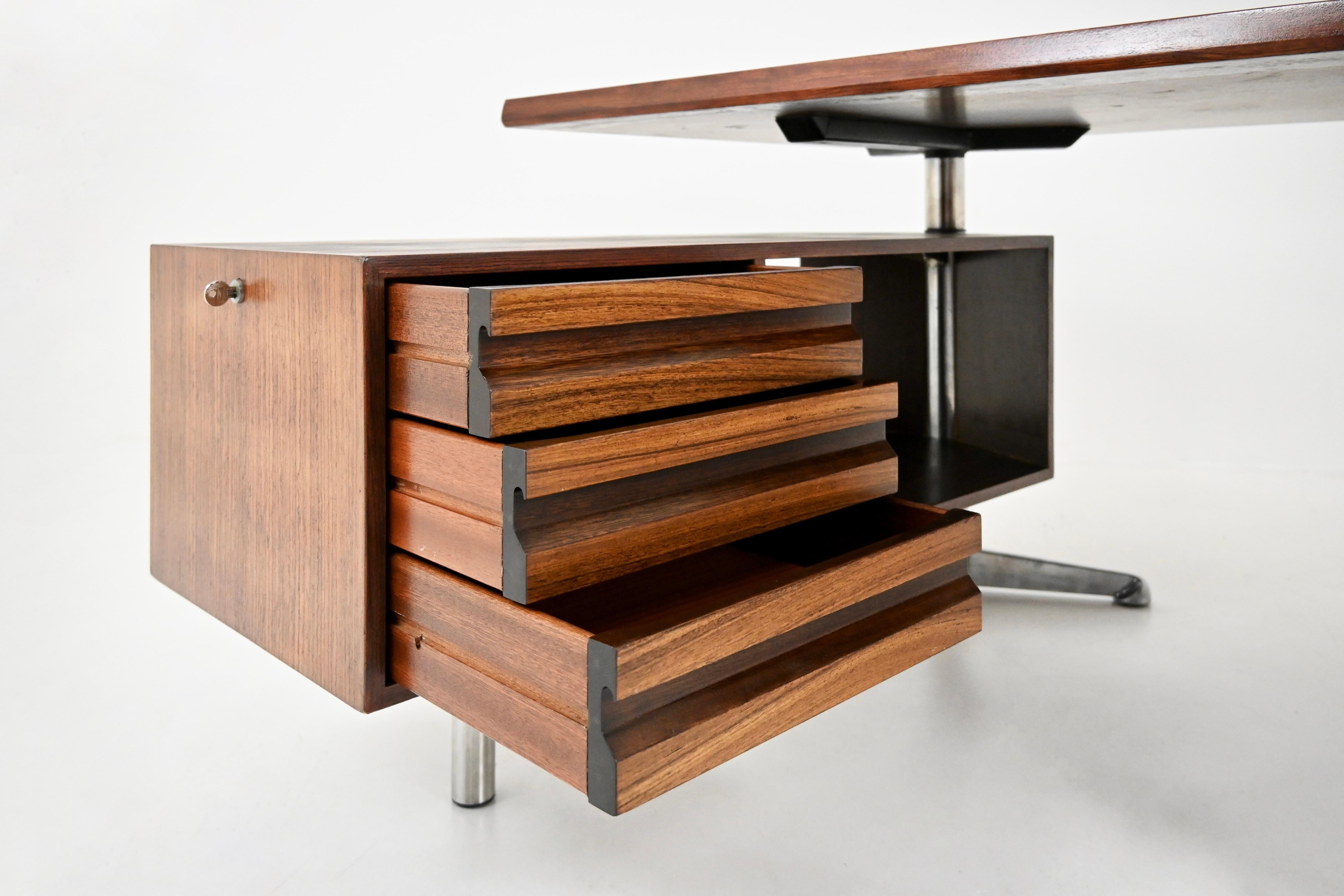 Schreibtisch von Osvaldo Borsani für Tecno, 1960er-Jahre im Angebot 3