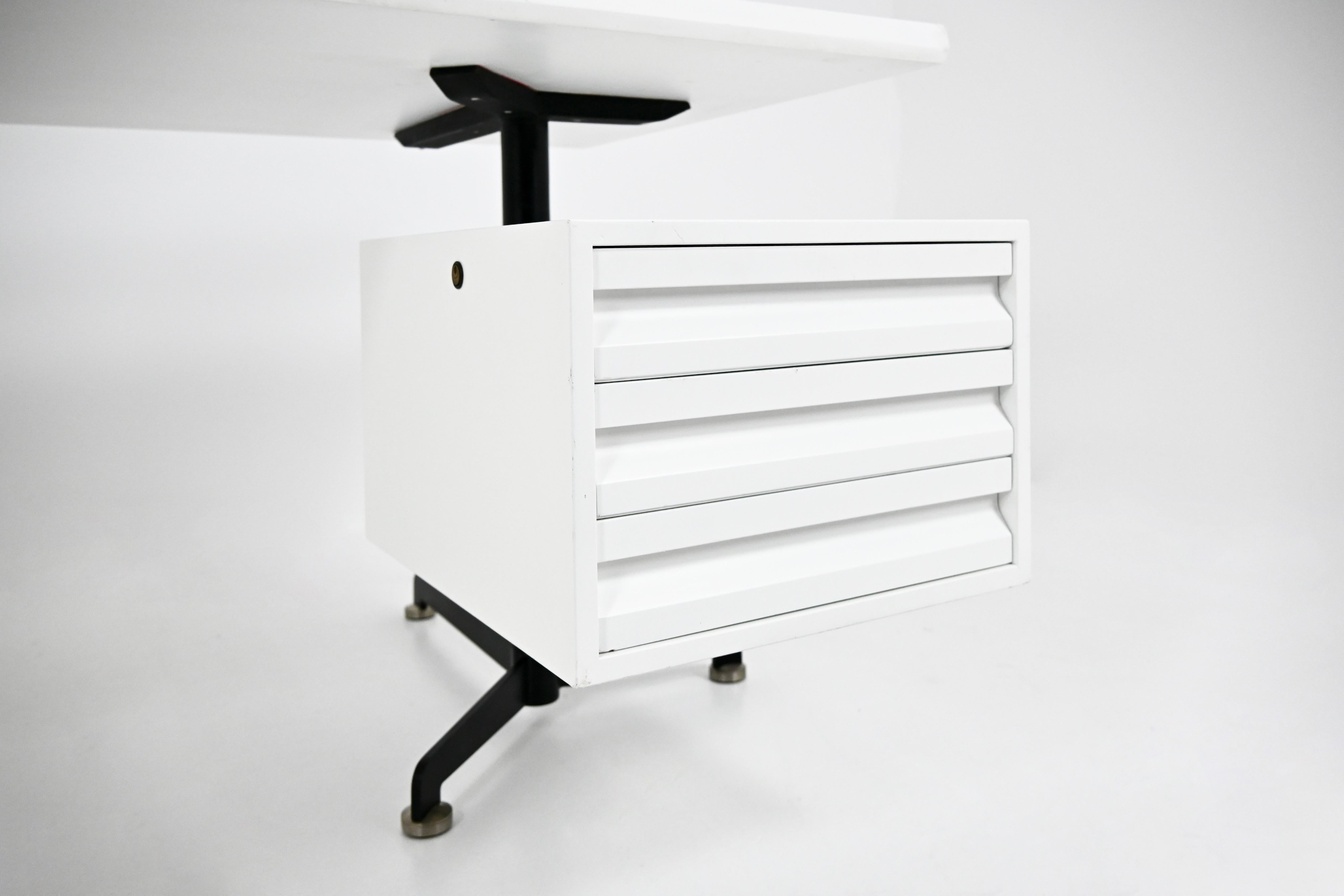 Escritorio de Osvaldo Borsani para Tecno, años 60 en venta 4