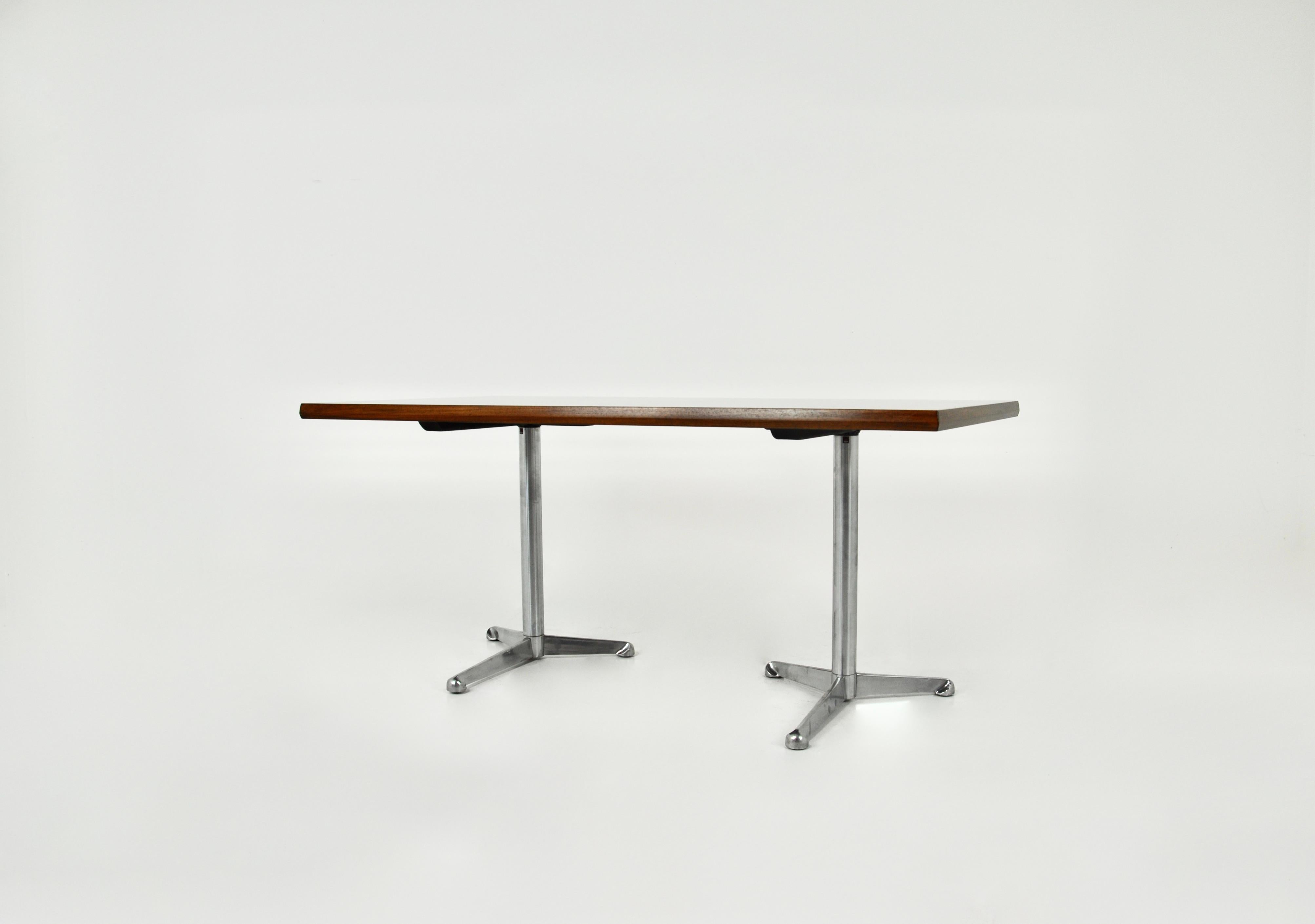Schreibtisch von Osvaldo Borsani für Tecno, 1960er-Jahre (Moderne der Mitte des Jahrhunderts) im Angebot