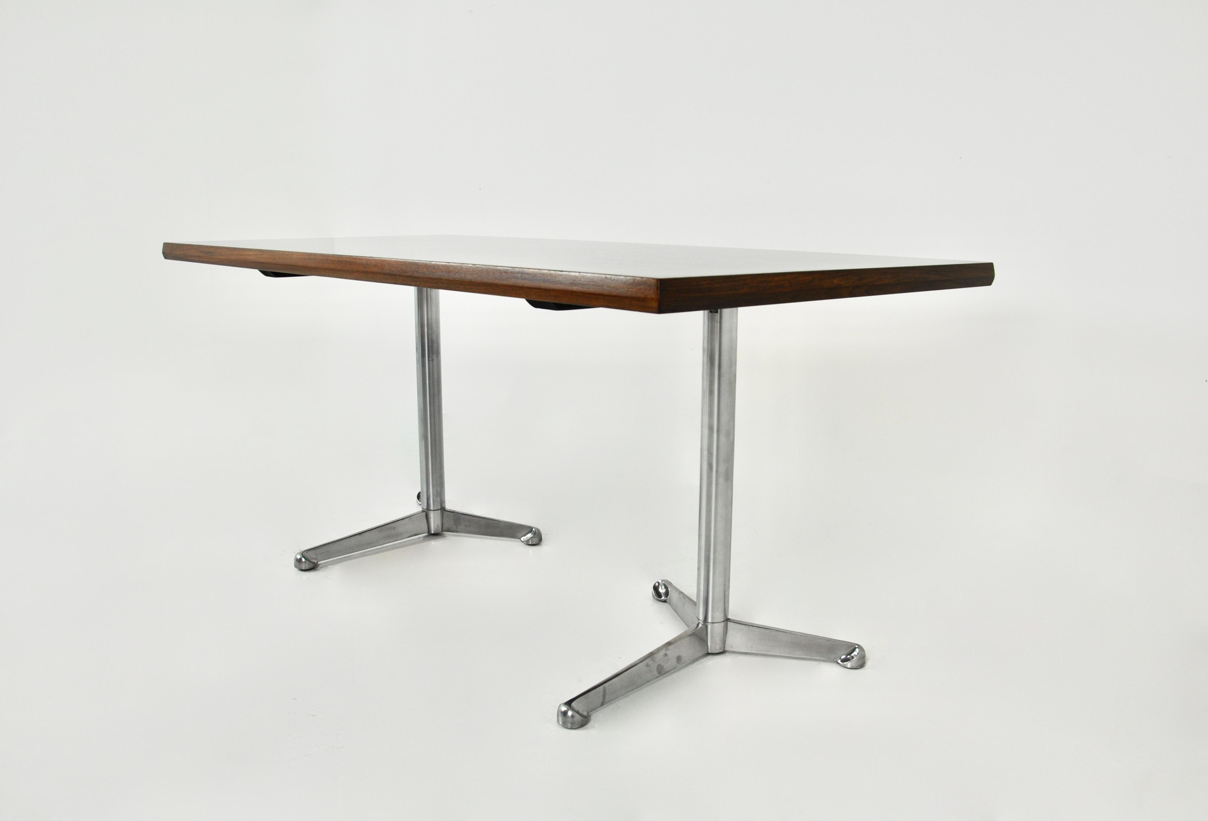 Schreibtisch von Osvaldo Borsani für Tecno, 1960er-Jahre im Zustand „Gut“ im Angebot in Lasne, BE