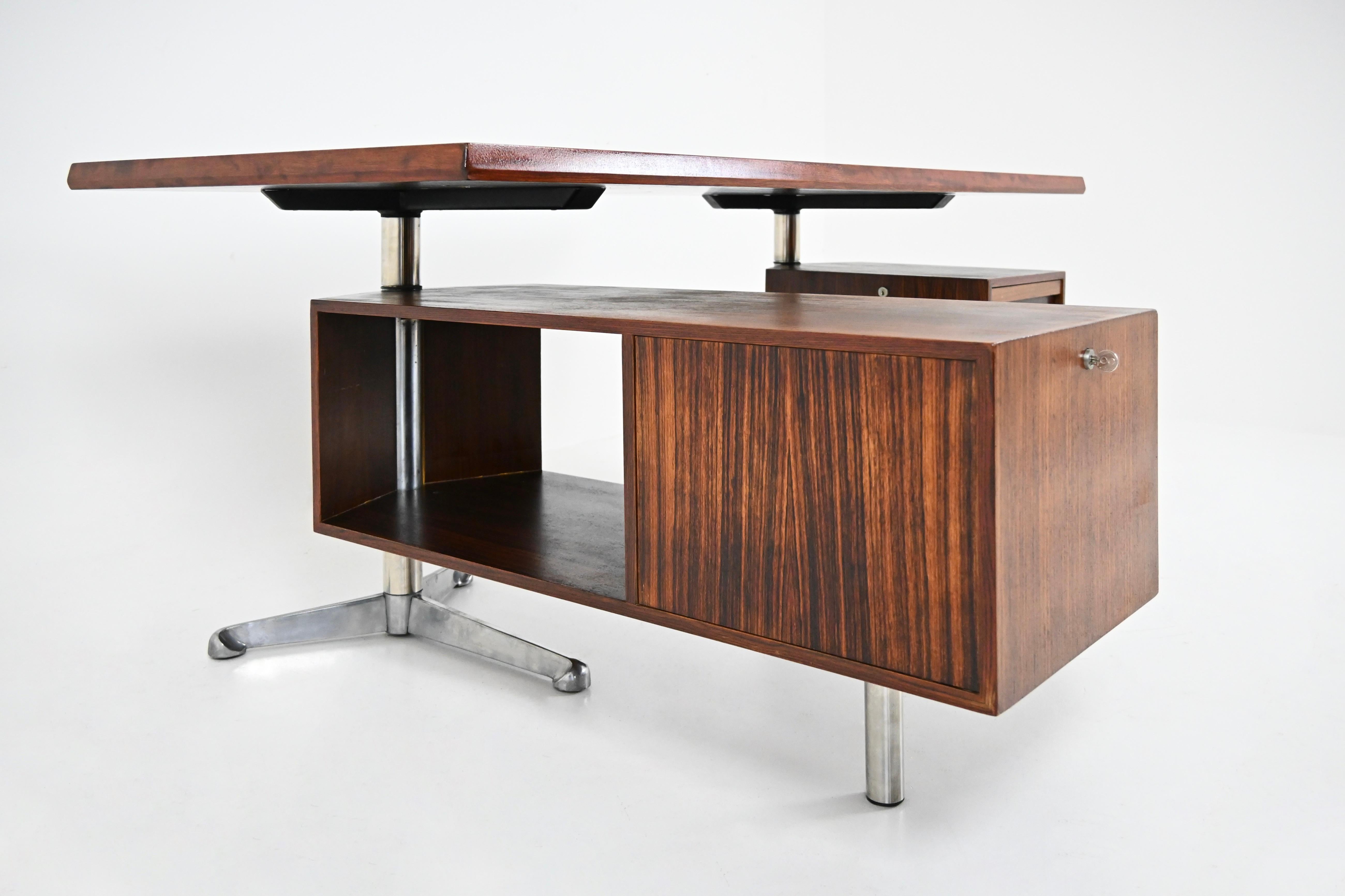 Schreibtisch von Osvaldo Borsani für Tecno, 1960er-Jahre (Metall) im Angebot