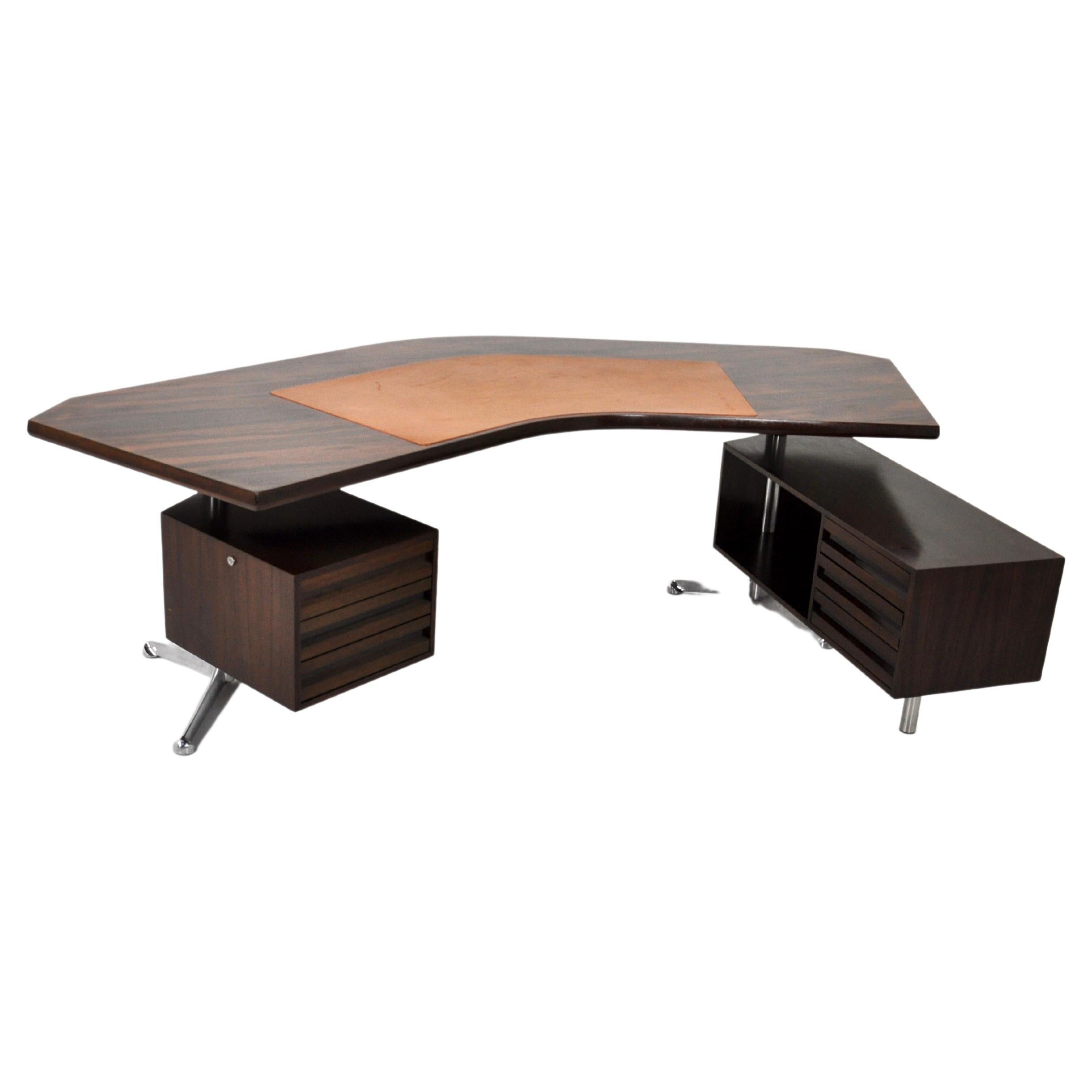 Desk by Osvaldo Borsani for Tecno, 1960s For Sale at 1stDibs