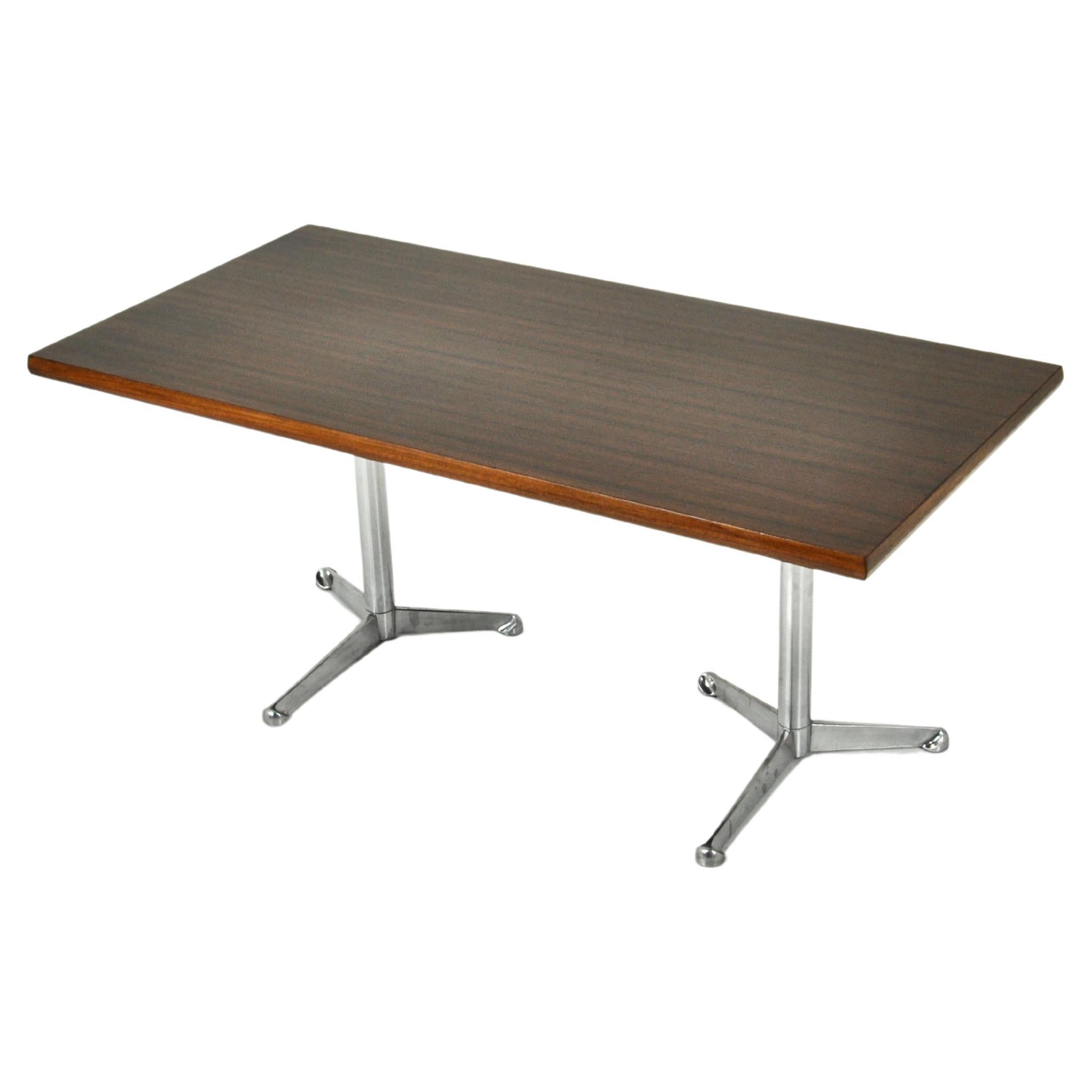 Desk by Osvaldo Borsani for Tecno, 1960s For Sale