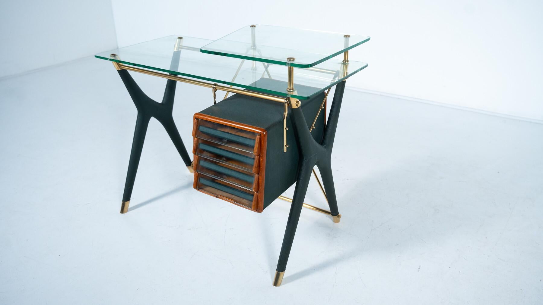 Schreibtisch von Silvio Berrone aus dem Bialetti-Gebäude, Omegna, Italien 1955 (Moderne der Mitte des Jahrhunderts) im Angebot