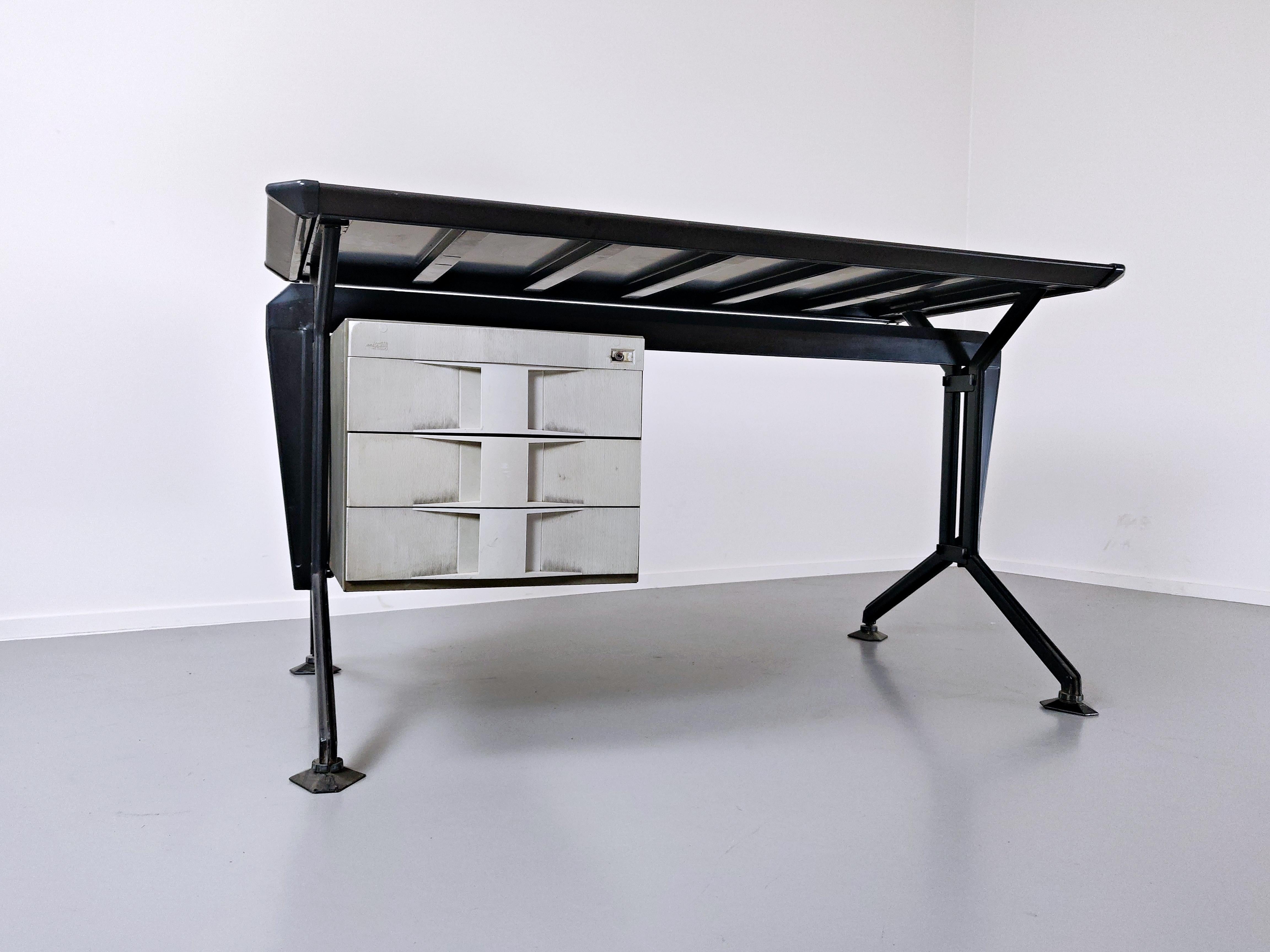 Plastic Mid-Century Modern Desk by Studio BBPR for Olivetti For Sale