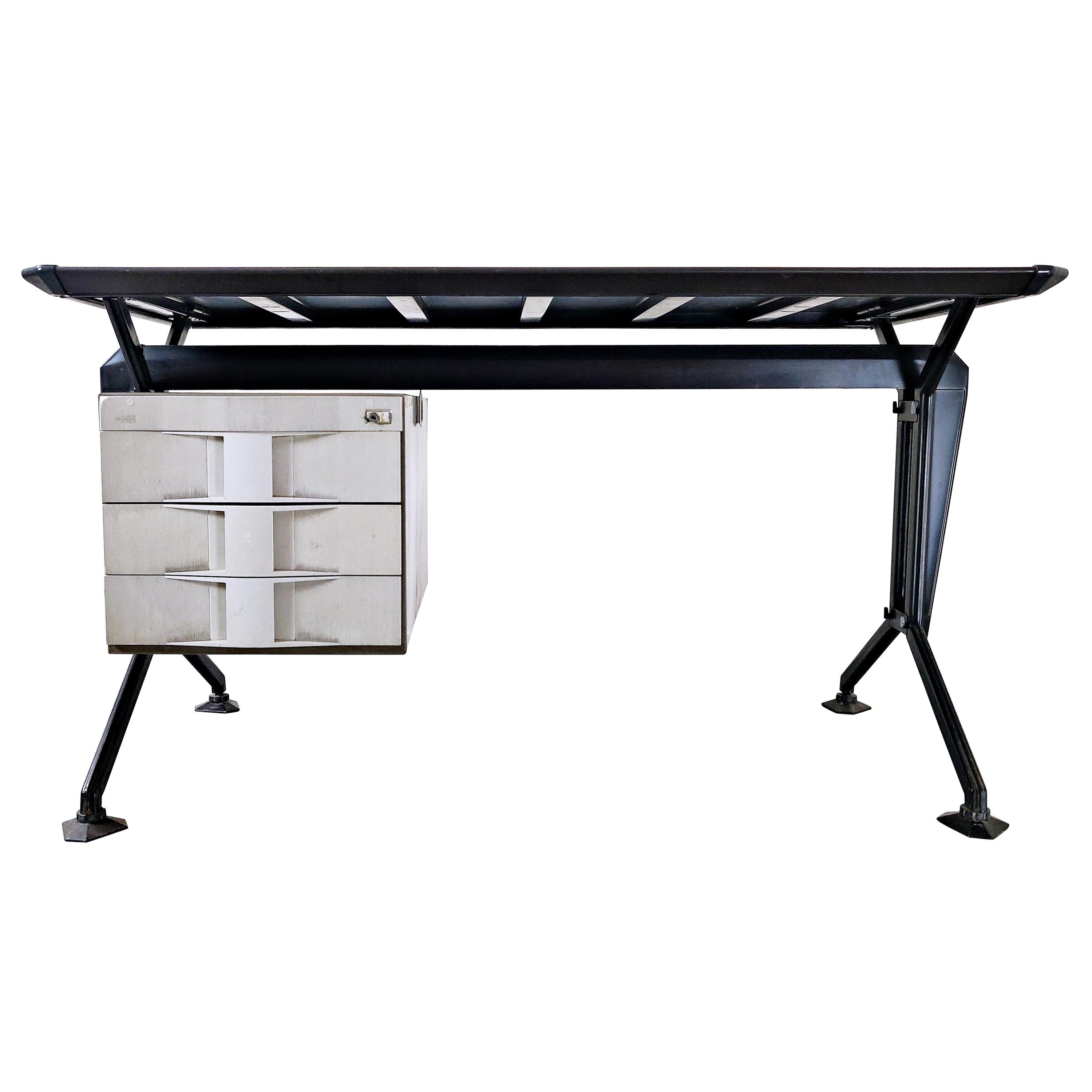 Mid-Century Modern Desk by Studio BBPR for Olivetti For Sale