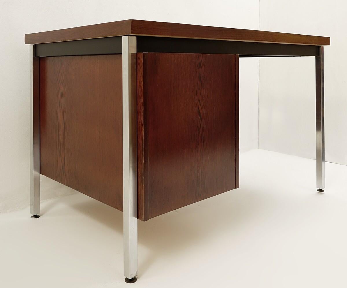 Desk by Wenge for Knoll, 1960s 5