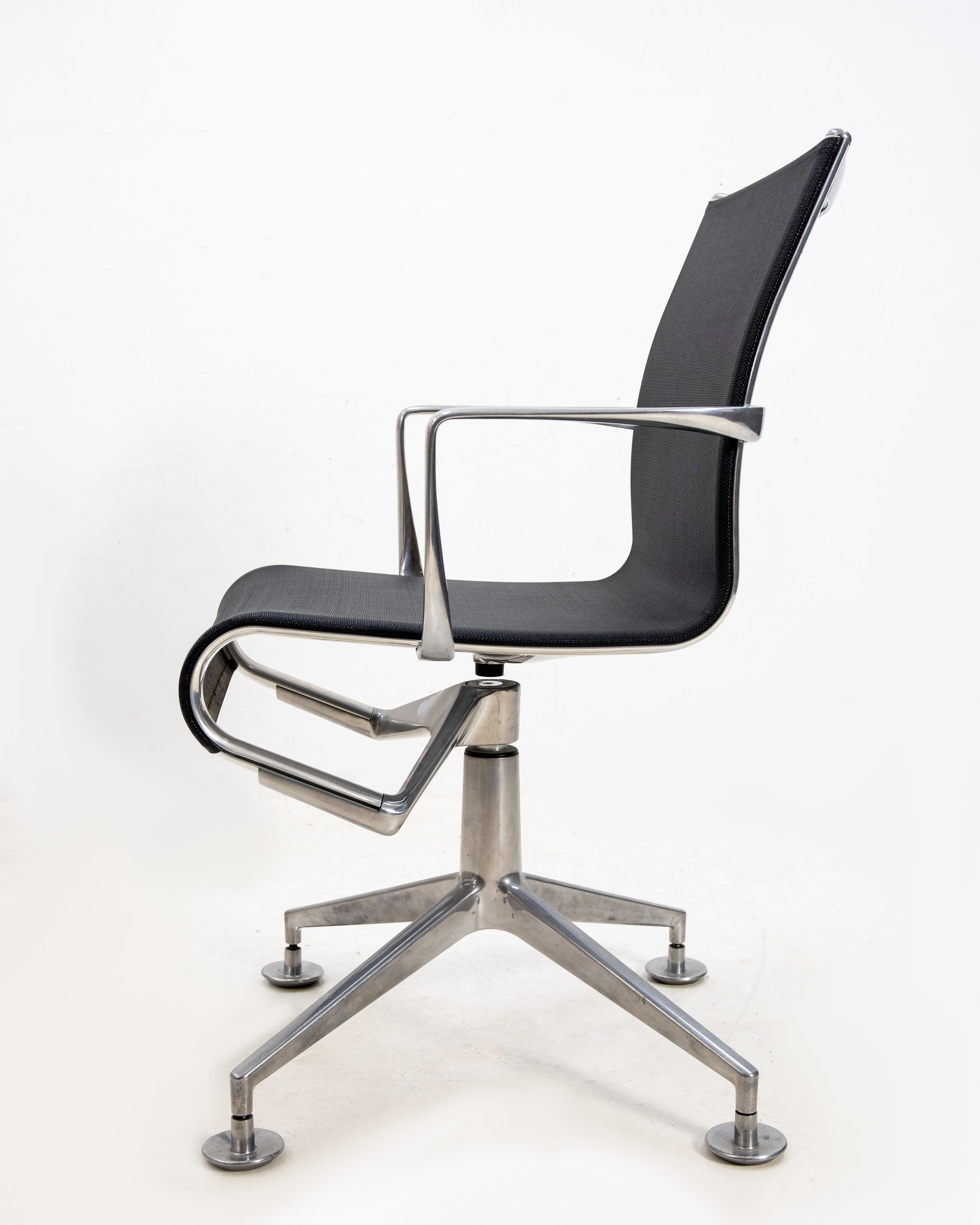 Very well designed and good looking desk chair, by Alberto Meda Manufactured by Alias, Italy. Chromed Aluminum. Signed.
Very good seating comfort. Rotatable. good condition.

 
