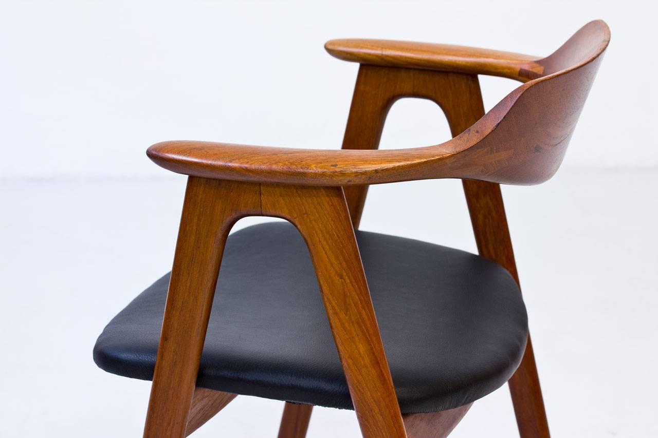 Desk Chair in Teak and Leather by Erik Kirkegaard for Høng Stolefabrik, 1950s In Excellent Condition In Stockholm, SE