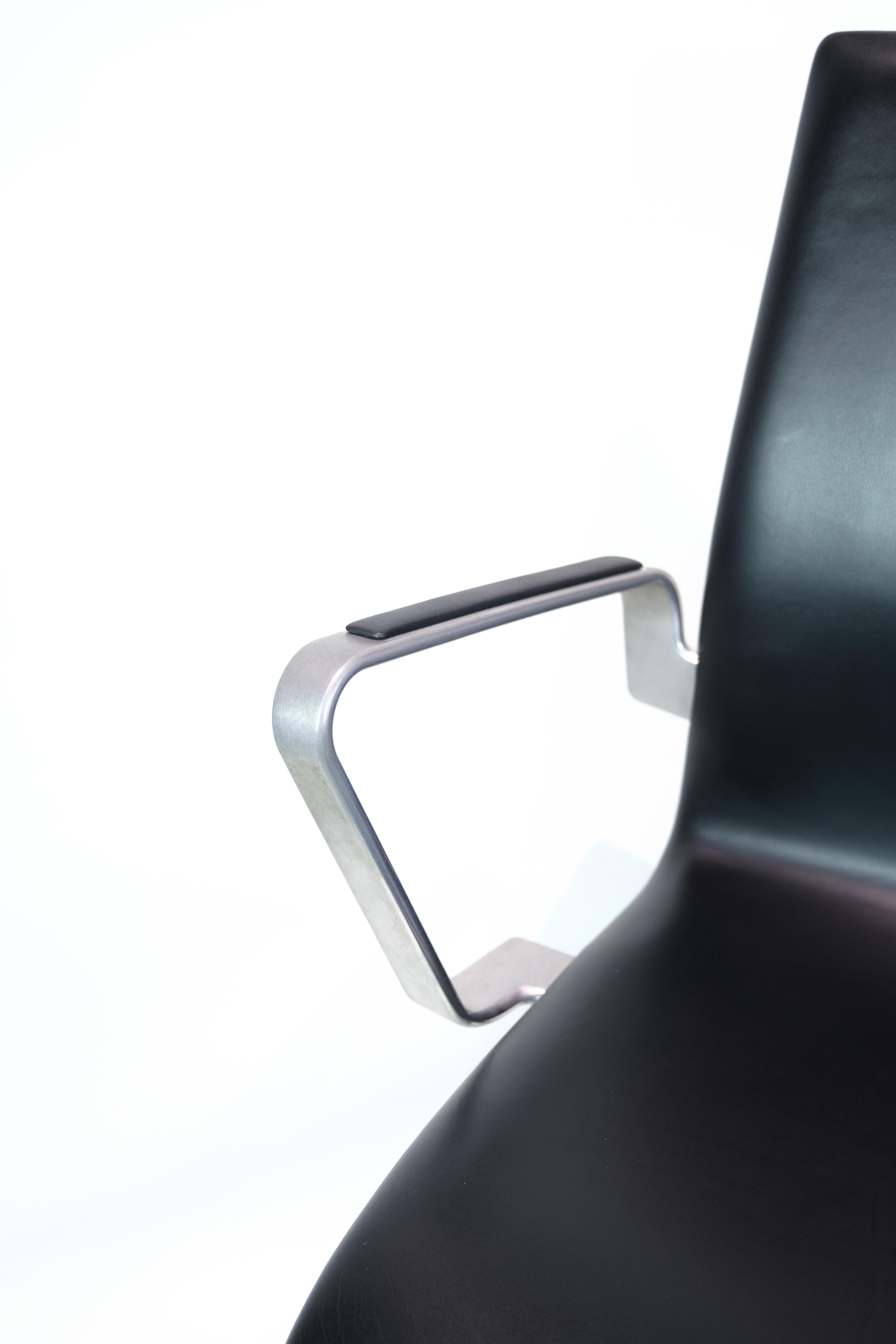 Mid-Century Modern Desk chair, Model 3271W Oxford in Black Leather by Arne Jacobsen from 1980 For Sale