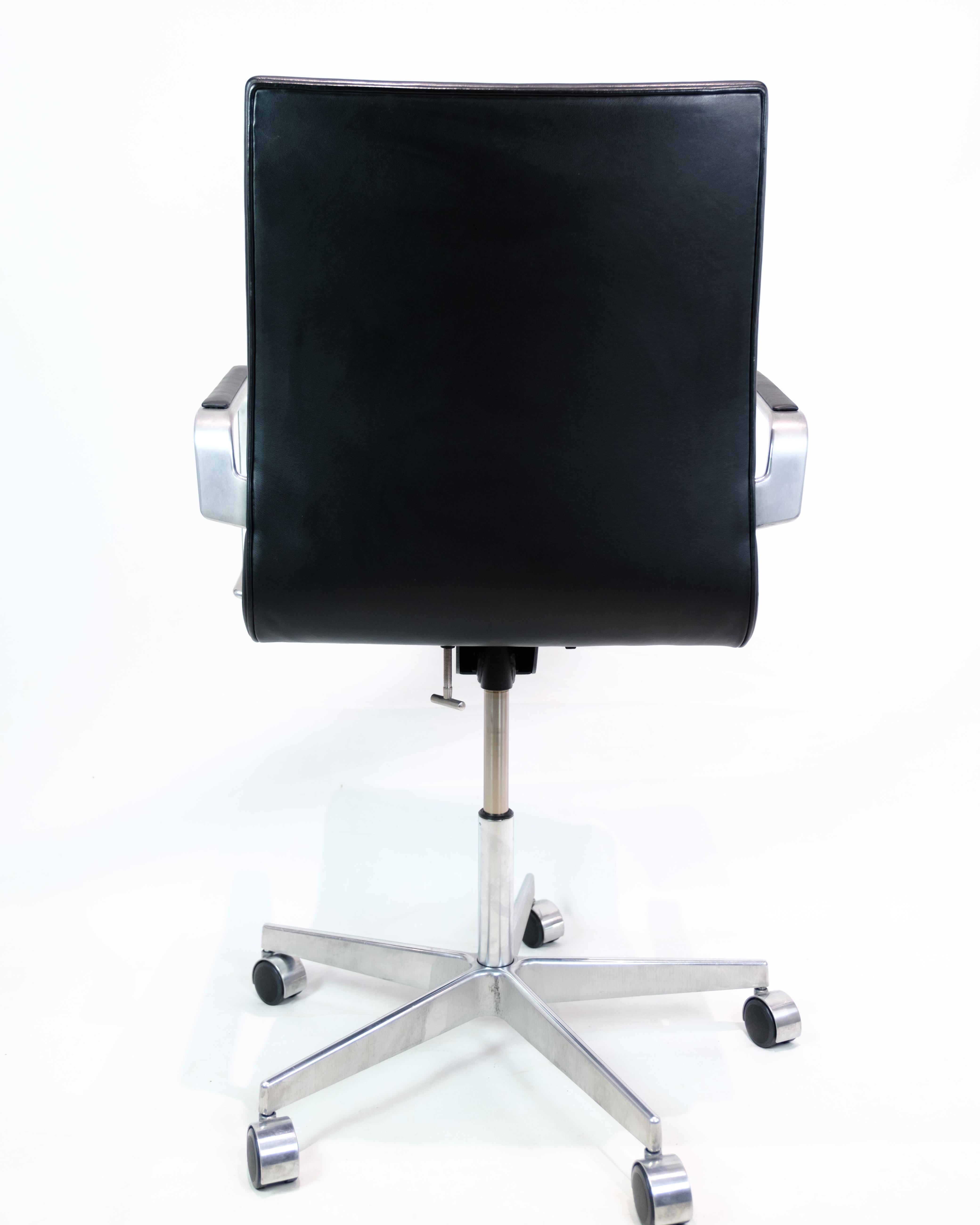 Fin du 20e siècle Chaise de bureau, modèle 3271W Oxford en cuir noir par Arne Jacobsen de 1980 en vente