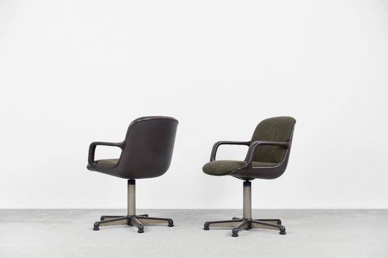 Late 20th Century Pair of Vintage Mid-century Fabric Desk Chairs by Charles Pollock for Comforto For Sale