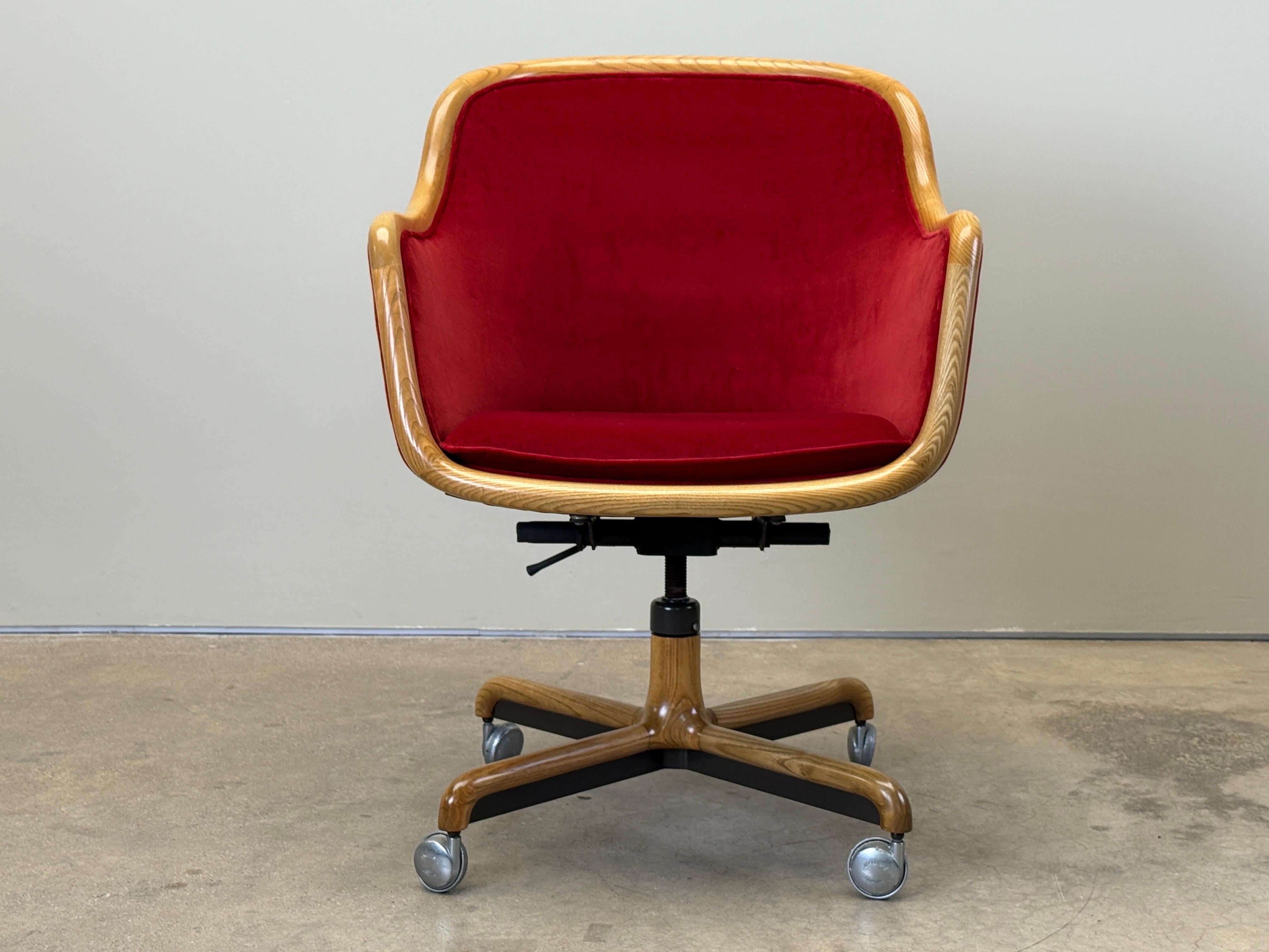 Chaises de bureau par Ward Bennetts Bon état - En vente à Dallas, TX