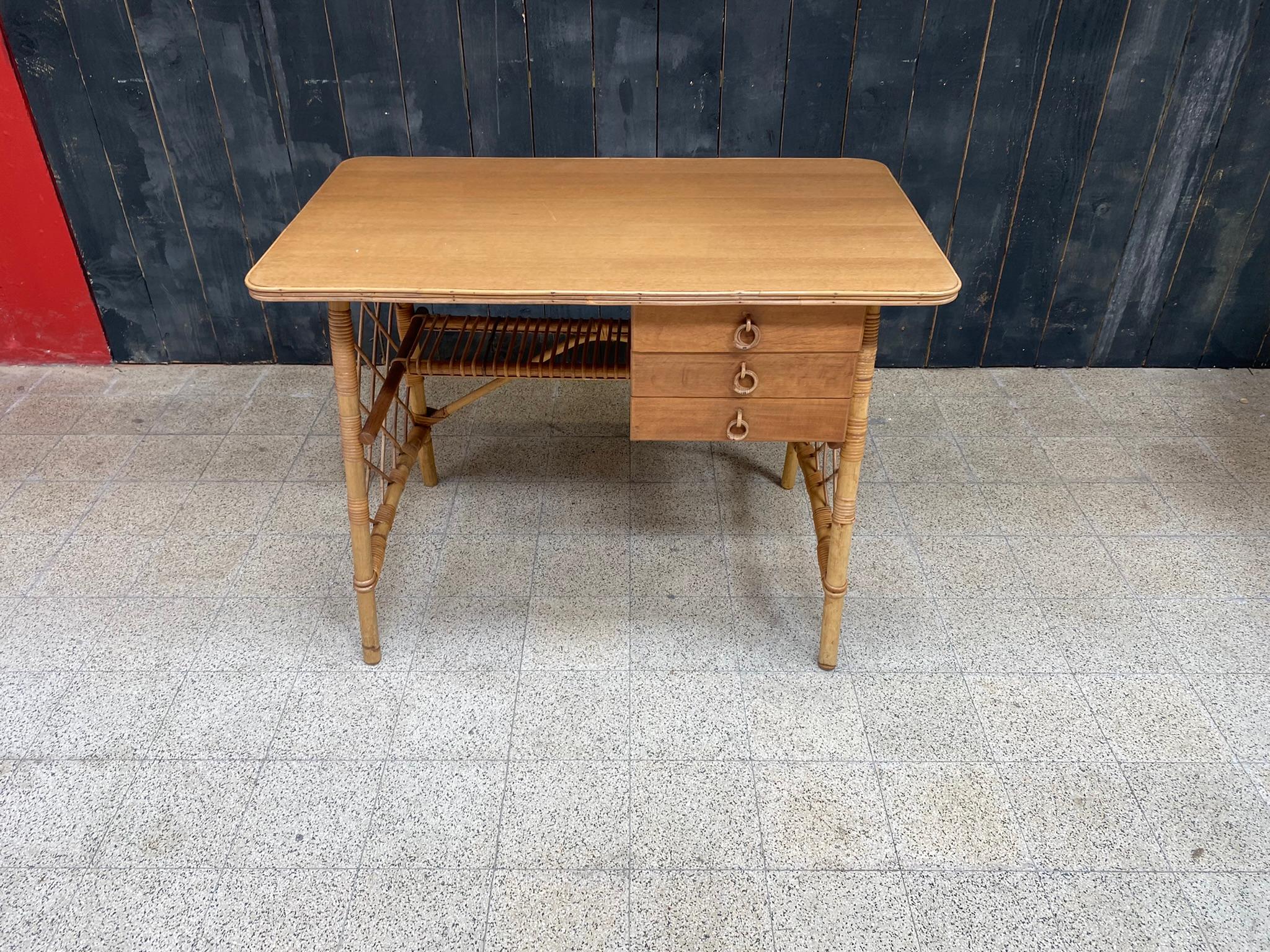 Desk circa 1960 in banbou, rattan and oak veneer.
fully renovated
