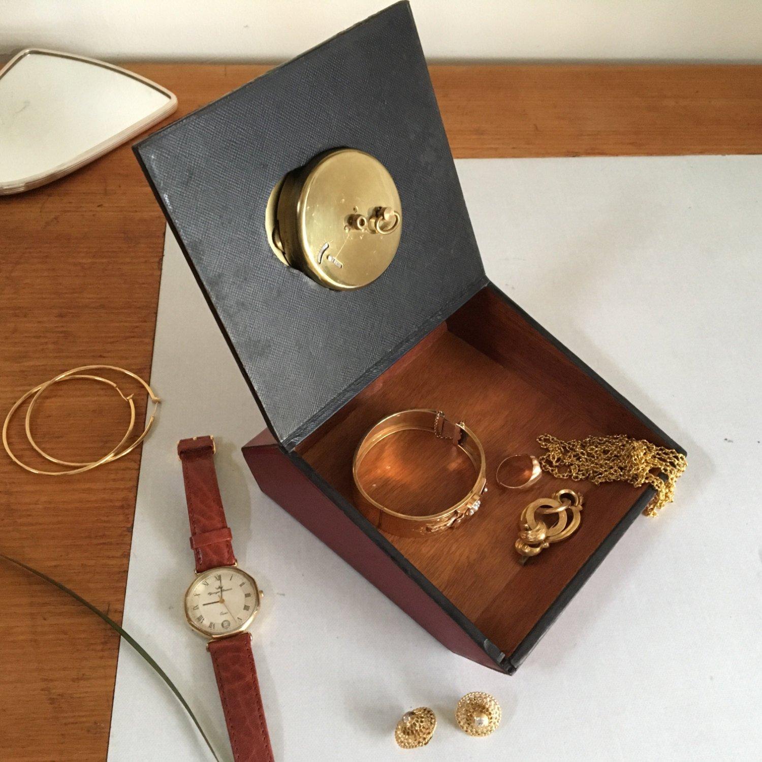 Desk Clock or Jewelry Box from Longchamp, Paris In Good Condition For Sale In Noiseau, FR