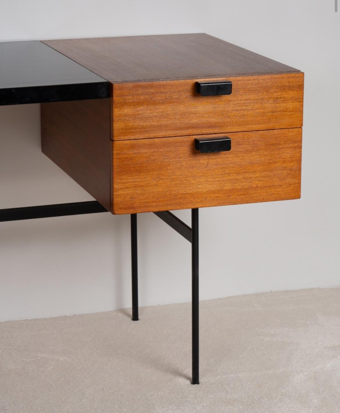 Bureau CM141 de Pierre Paulin en vente 1
