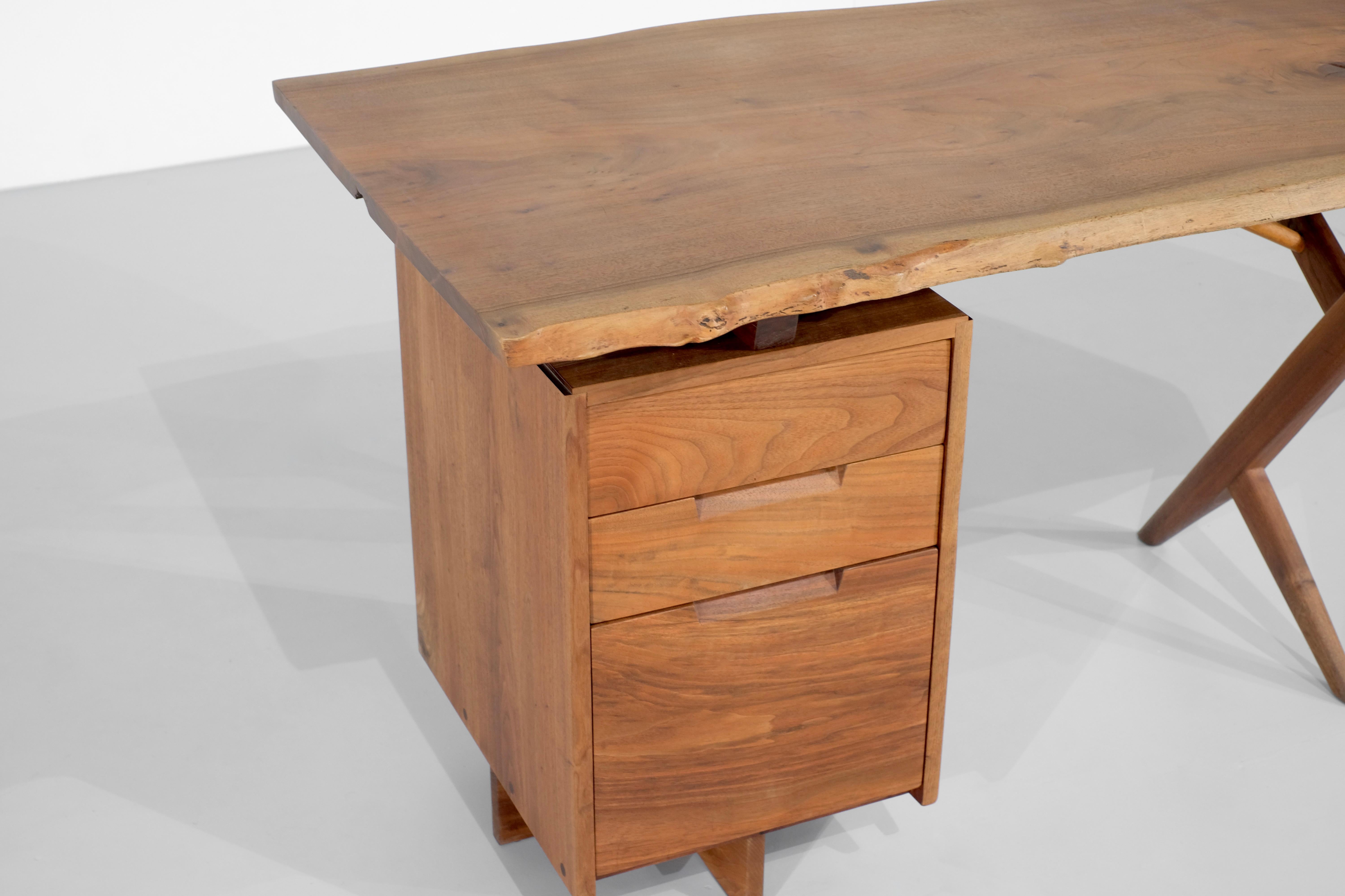 Bureau Conoid de George Nakashima, États-Unis, 1970 en vente 4