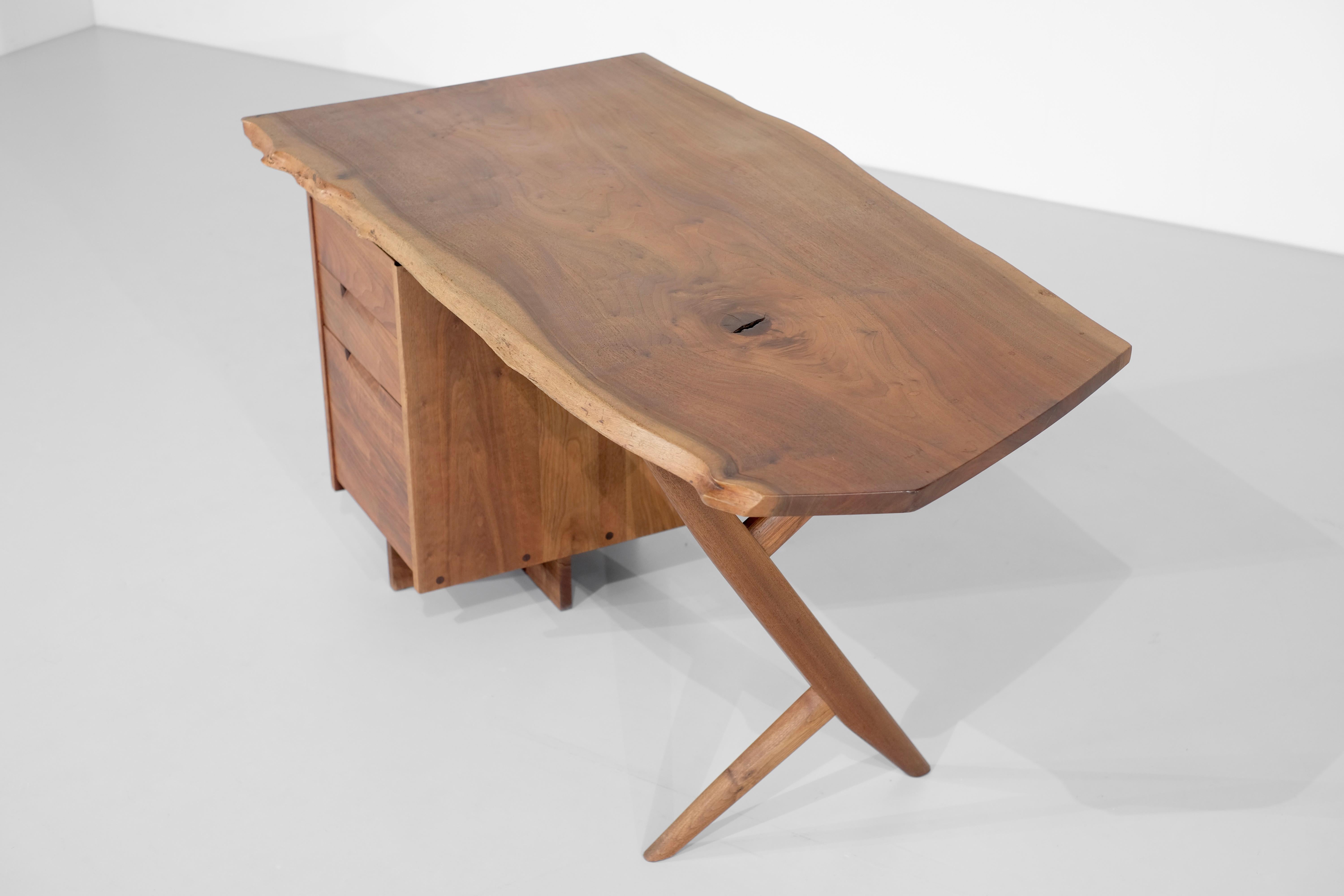Bureau Conoid de George Nakashima, États-Unis, 1970 en vente 14