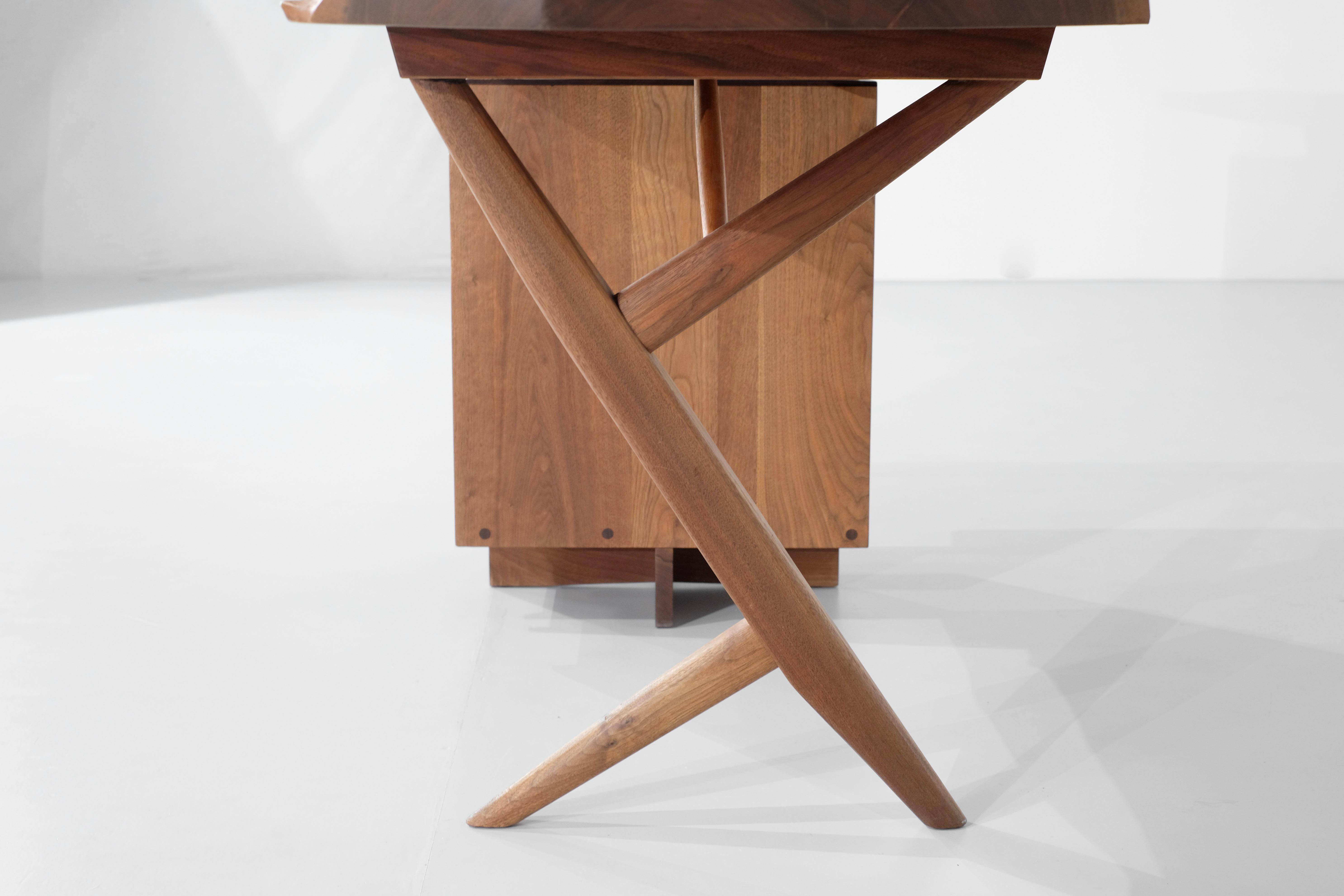 Bureau Conoid de George Nakashima, États-Unis, 1970 en vente 2