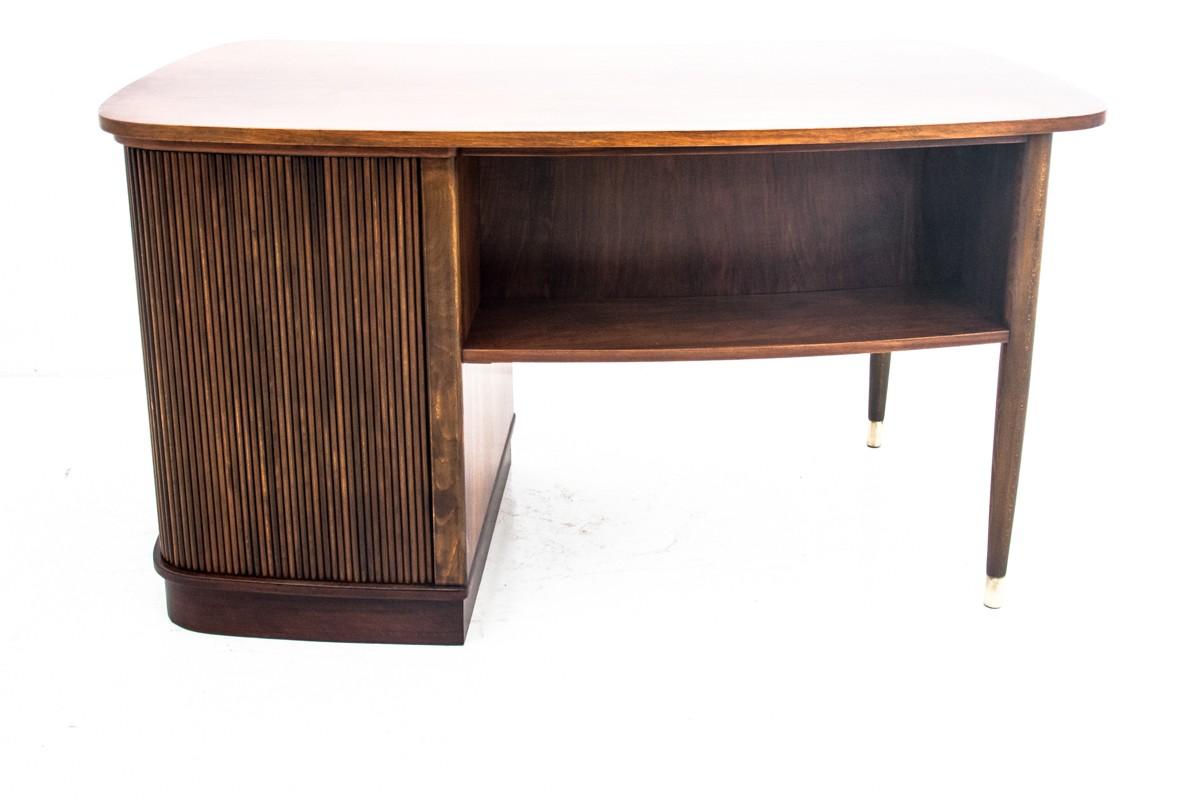 A Danish desk from the 1970s. with hidden cabinet behind sliding doors.
Furniture in very good condition, after professional renovation.
Dimensions: Height 74 cm, width 138 cm, depth 75 cm.