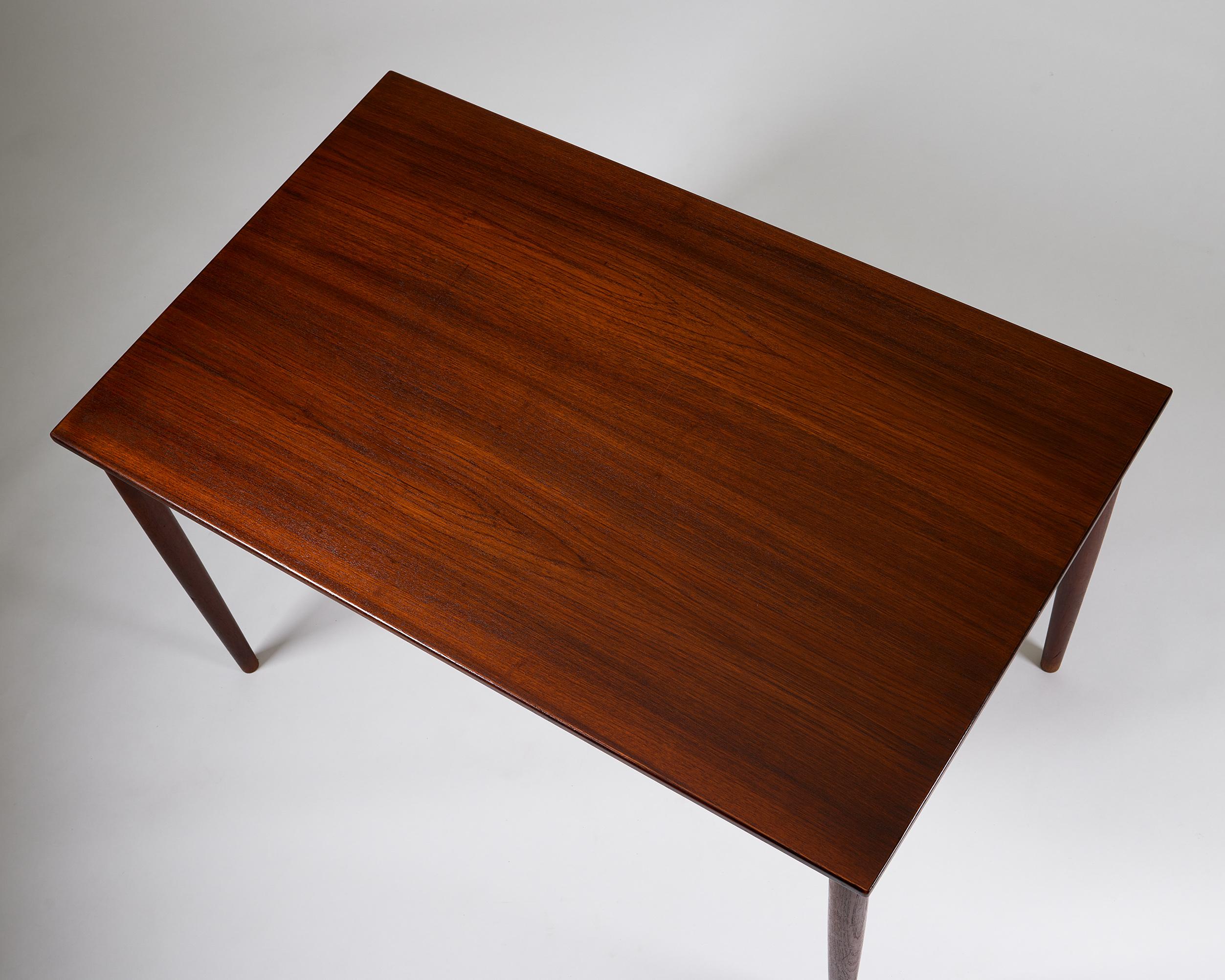 20th Century Desk Designed by Peter Hvidt and Orla Mölgaard Nelson for Söfborg Möbelfabrik For Sale