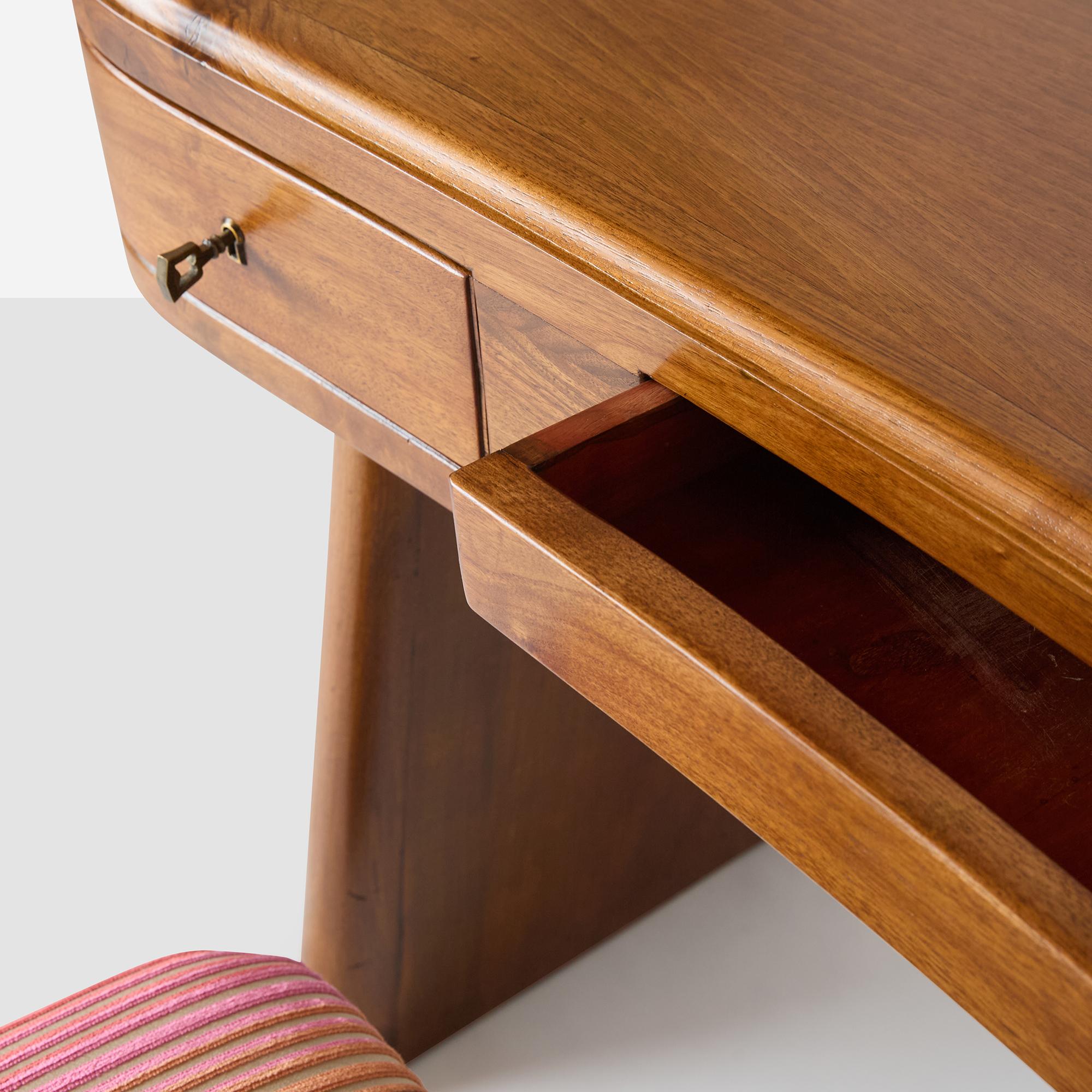 Desk-Dressing Table and Stool by Vittorio Valabrega, Italy, 1930s For Sale 4