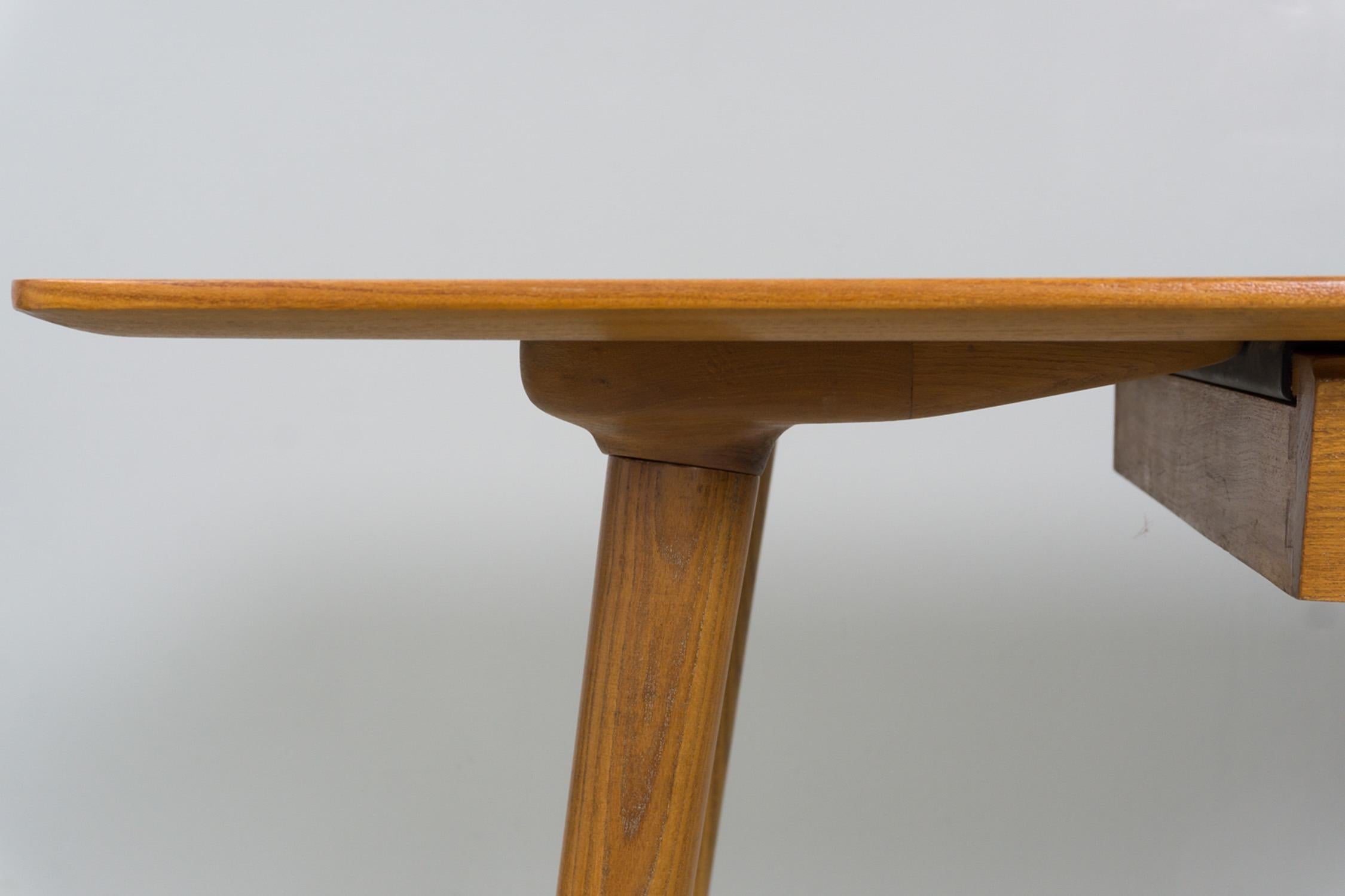 Desk, Elm Wood, Osvaldo Borsani, 1953 For Sale 2