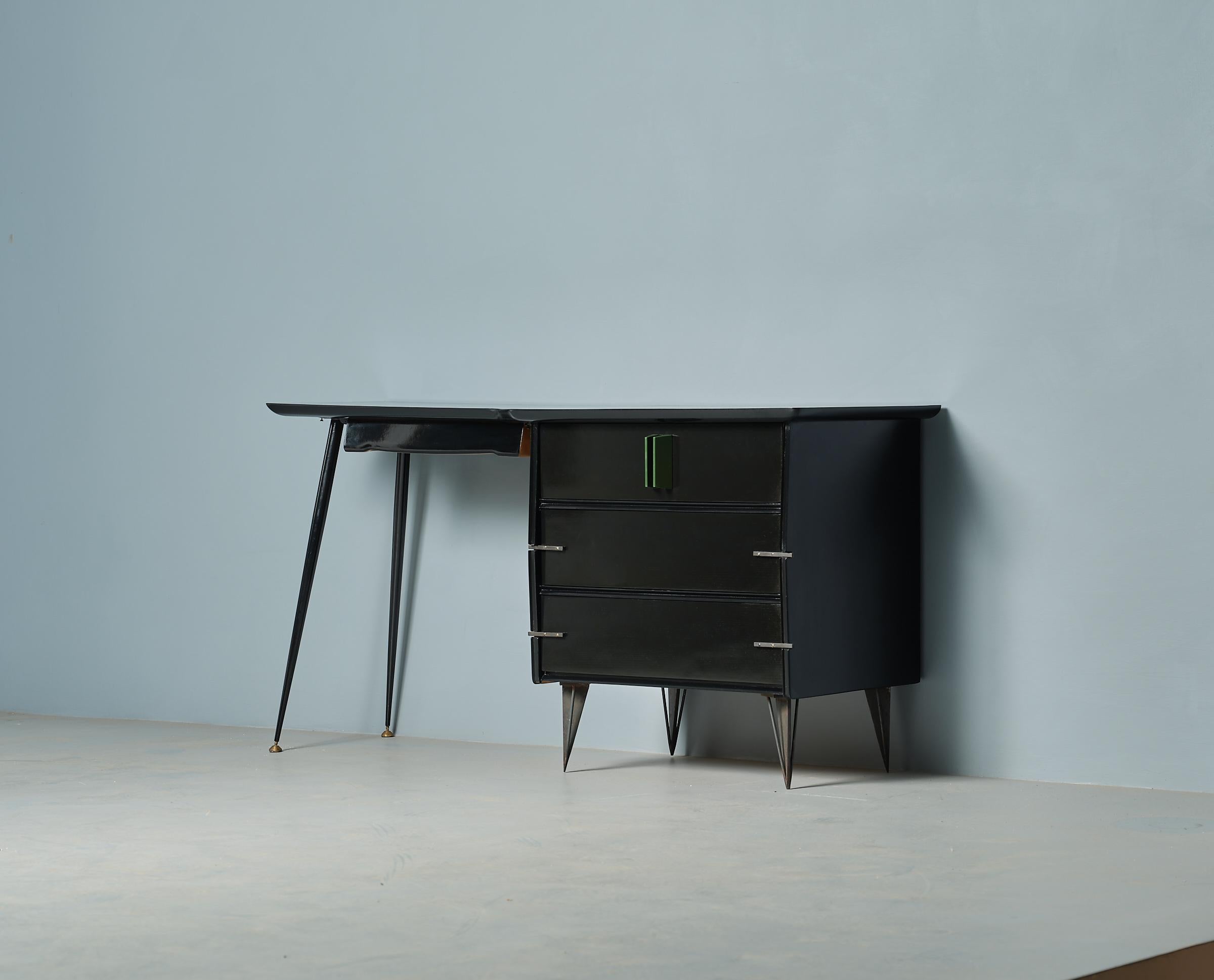 Presenting a masterpiece of timeless elegance: the meticulously restored and restyled vintage desk from the 1950s, crafted with meticulous care by RETRO4M. This exceptional piece seamlessly combines the charm of mid-century design with contemporary