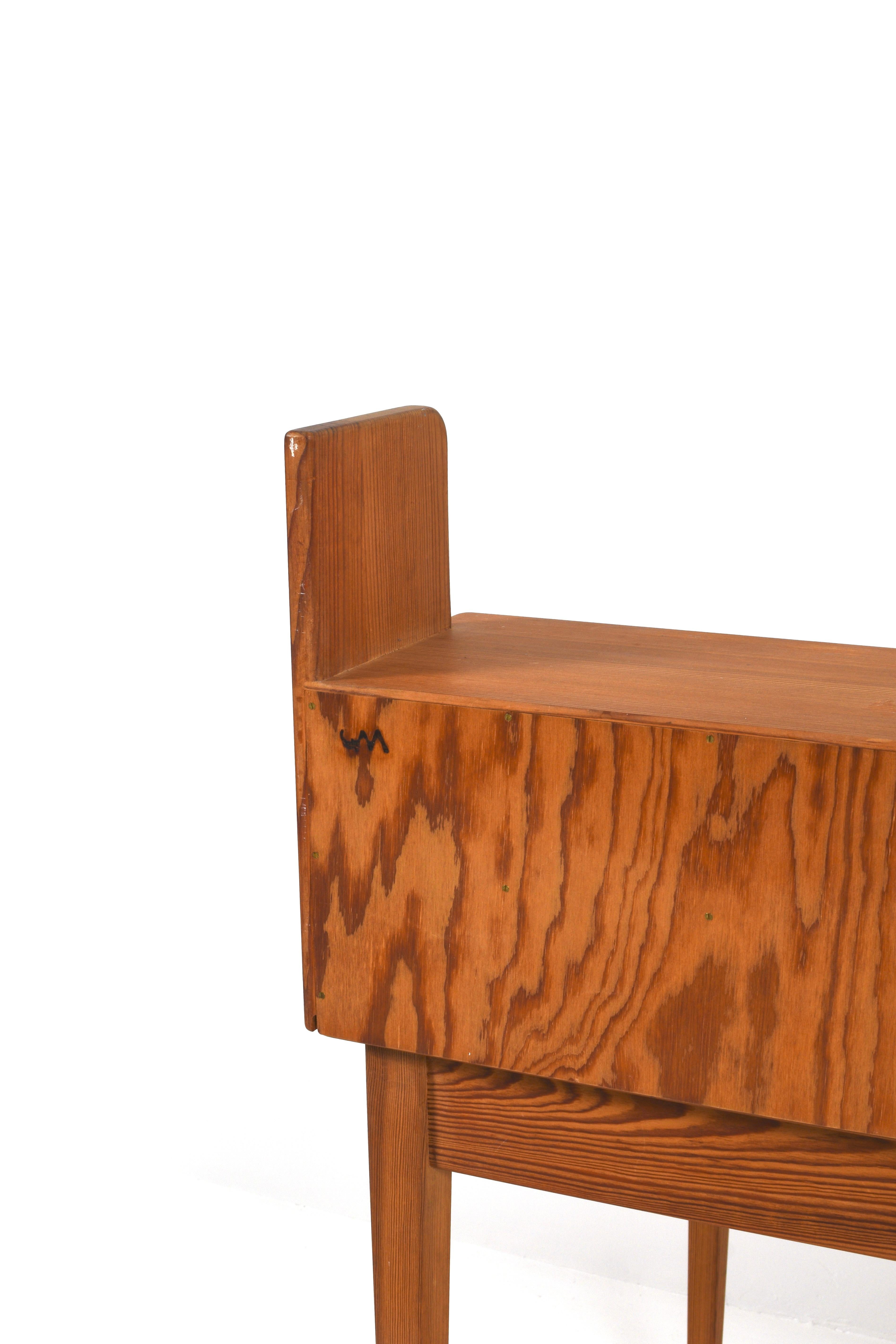 Desk Fryklund in pine by Carl Malmsten For Sale 4