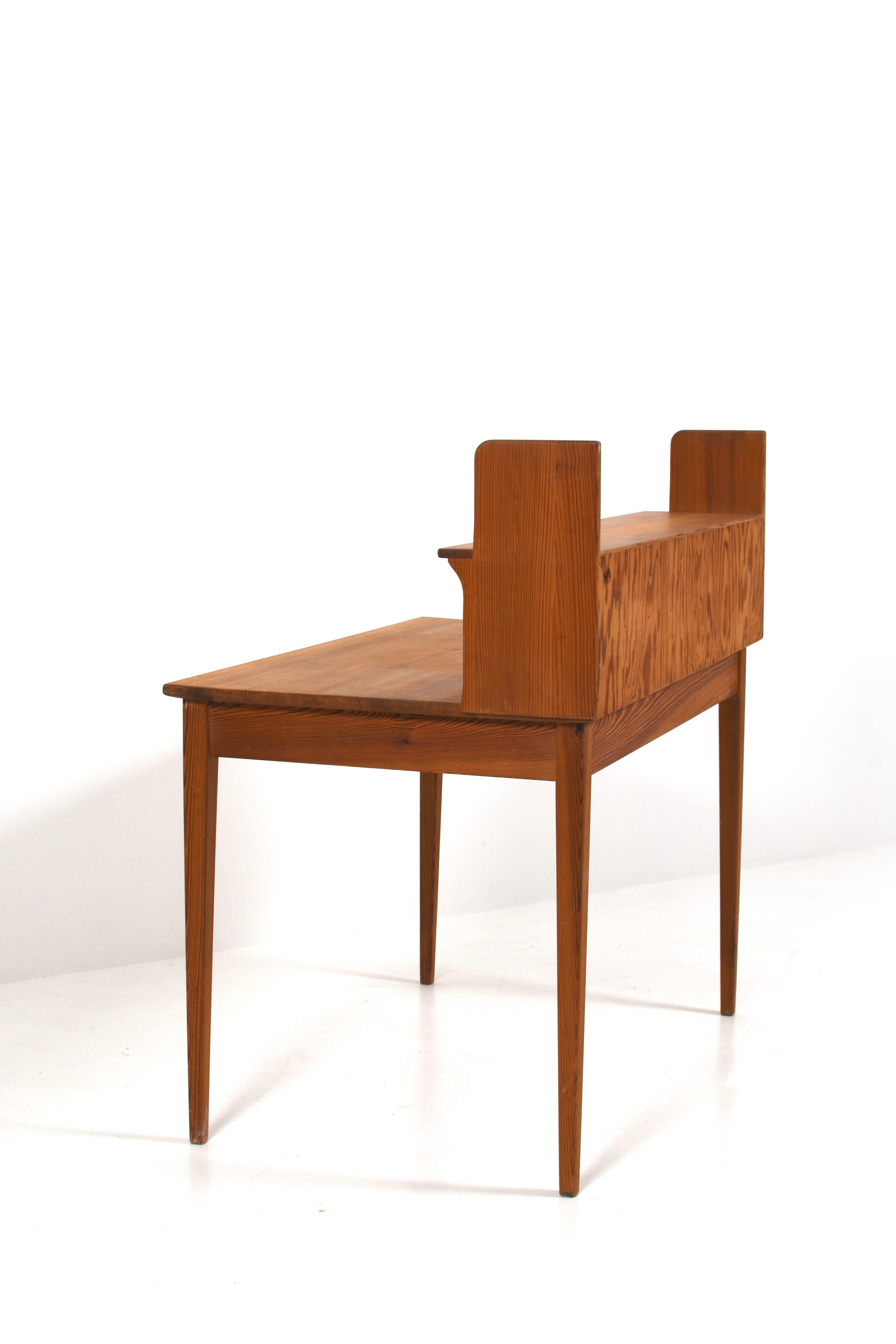 Desk Fryklund in pine by Carl Malmsten For Sale 5