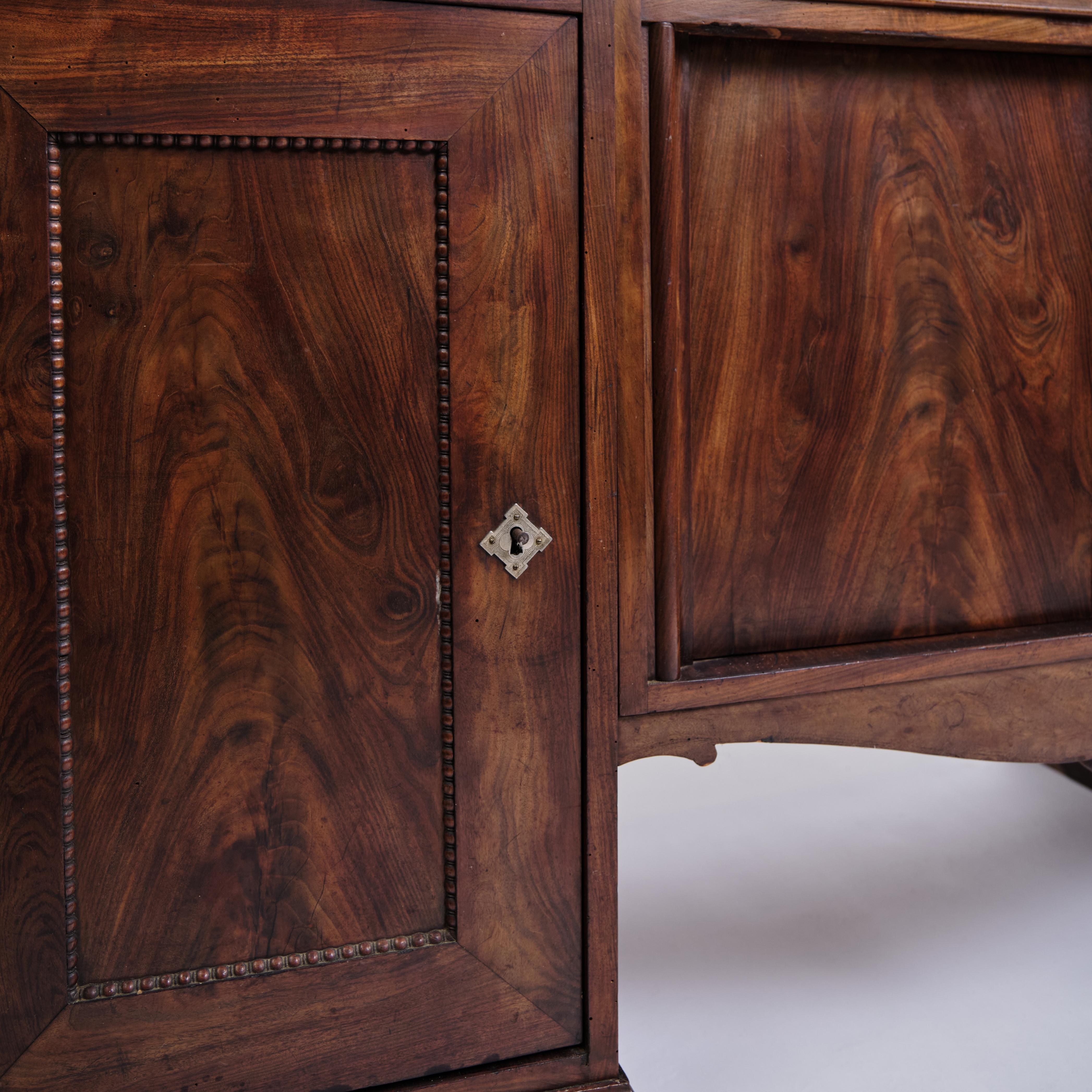 Desk In English Style Made In Hand Polished Mahogany From 1860s In Good Condition For Sale In Lejre, DK