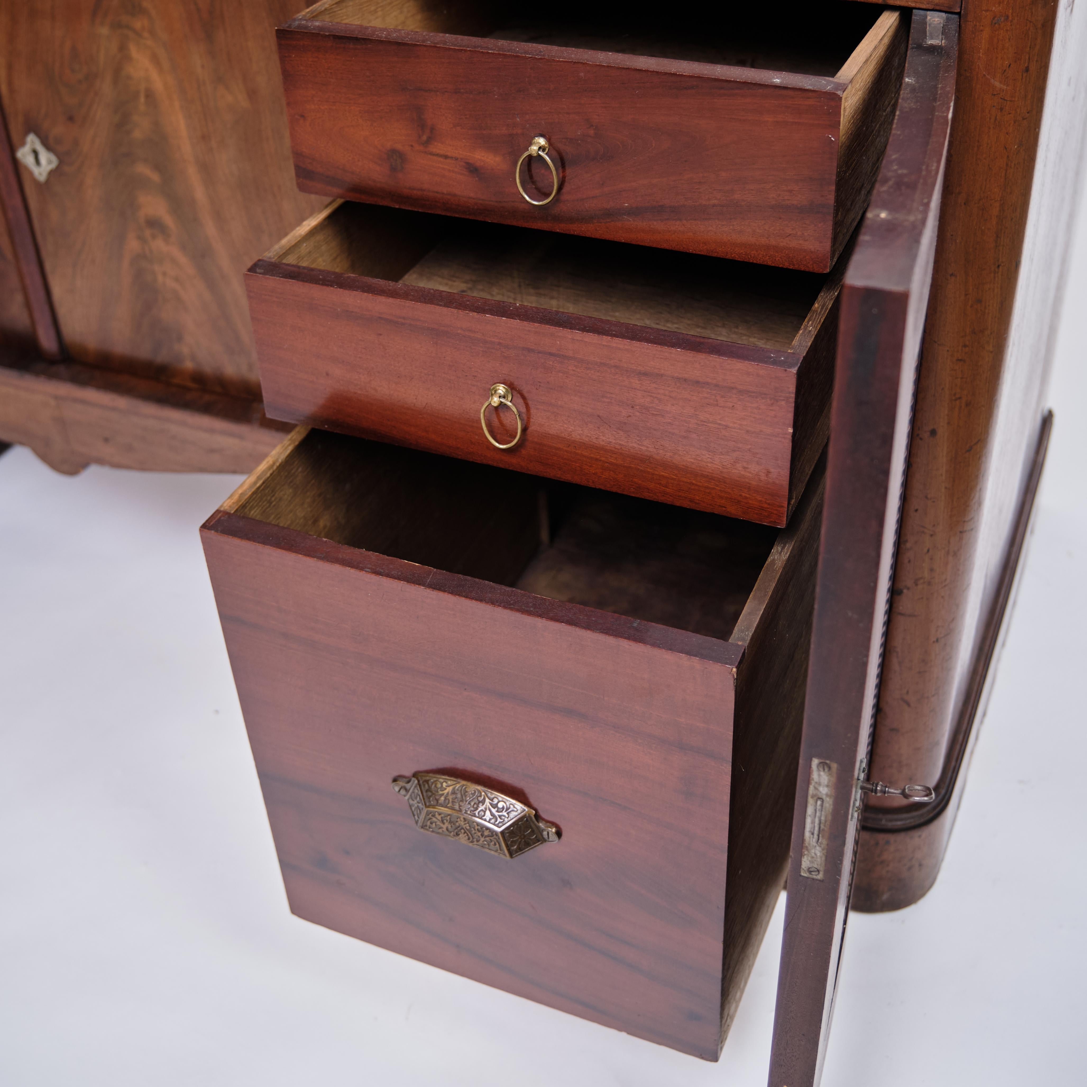 Desk In English Style Made In Hand Polished Mahogany From 1860s For Sale 2