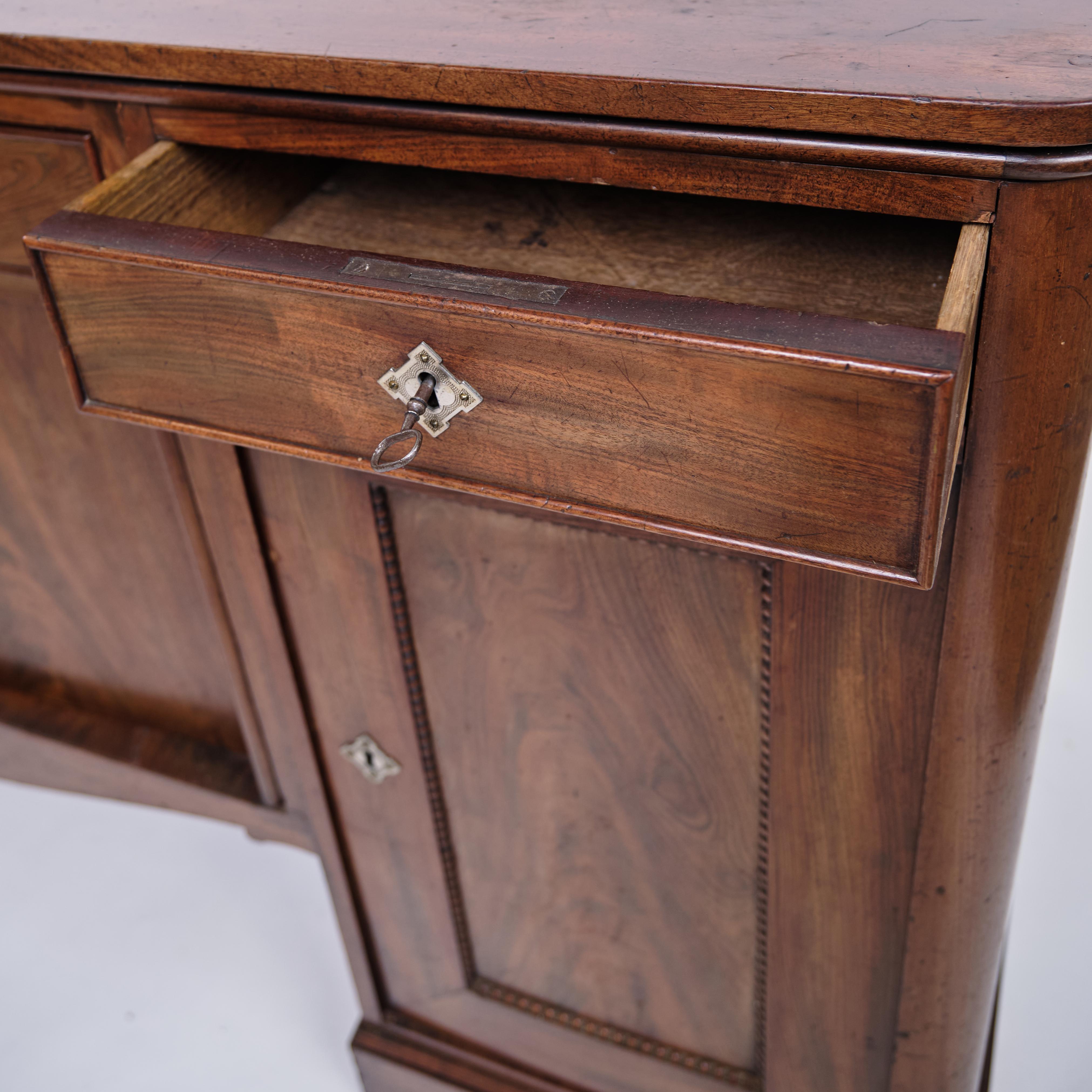 Desk In English Style Made In Hand Polished Mahogany From 1860s For Sale 3