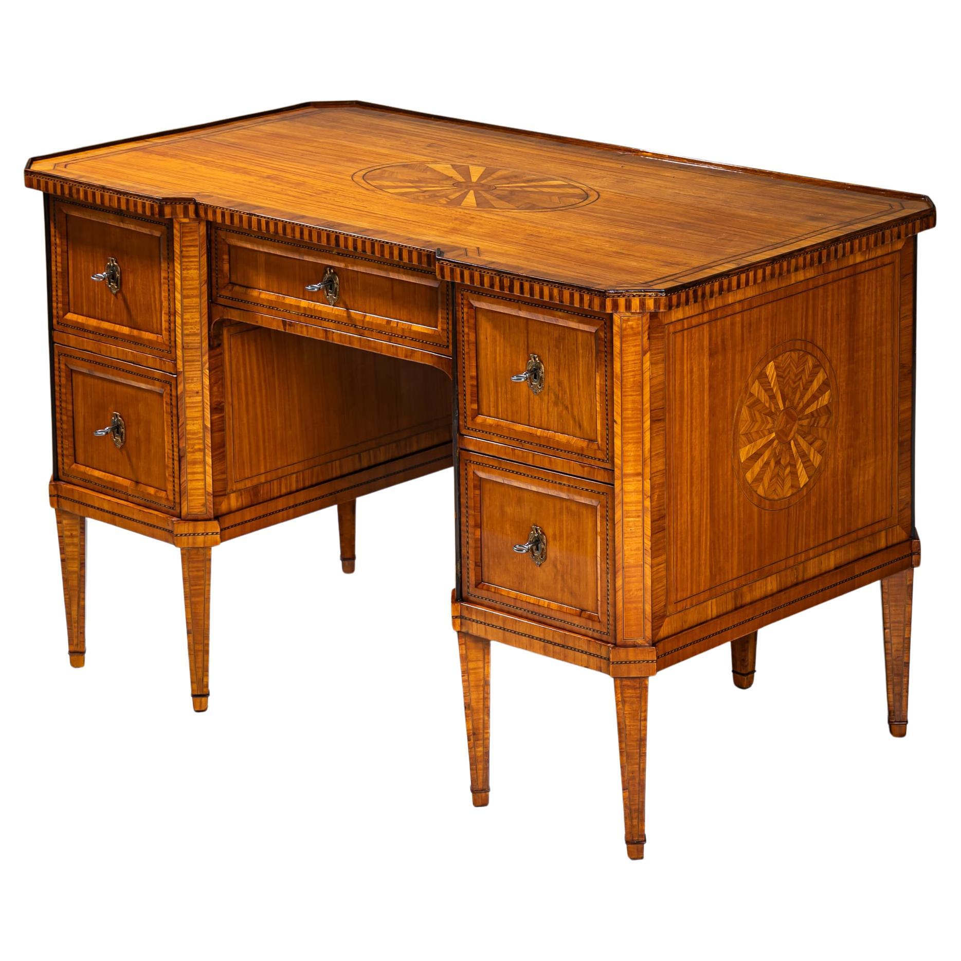 Scrivania in stile Luigi XVI