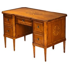 Schreibtisch im Louis XVI-Stil