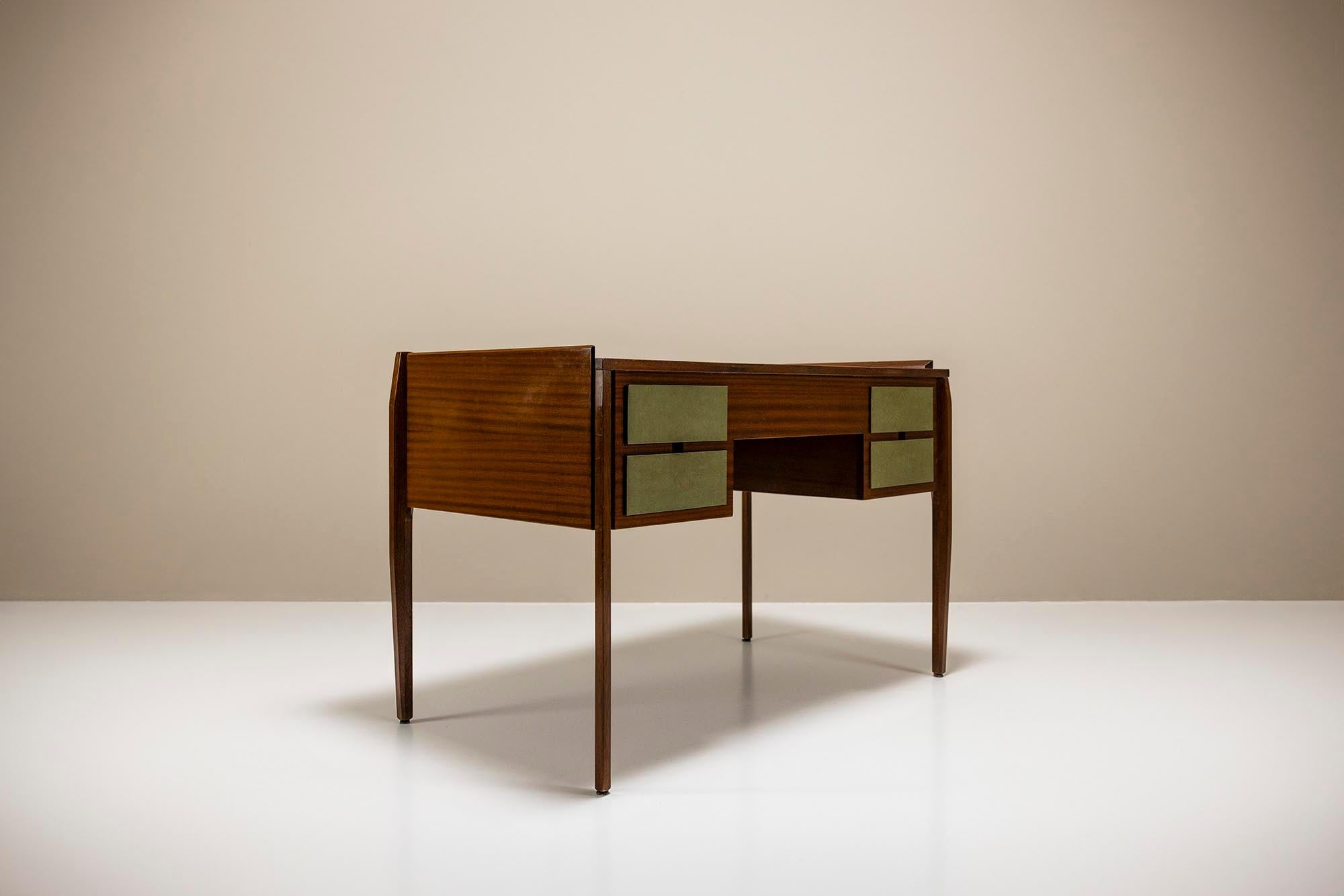 Mid-Century Modern Desk In Mahogany Veneer Attributed To Gio Ponti, Italy 1950's For Sale